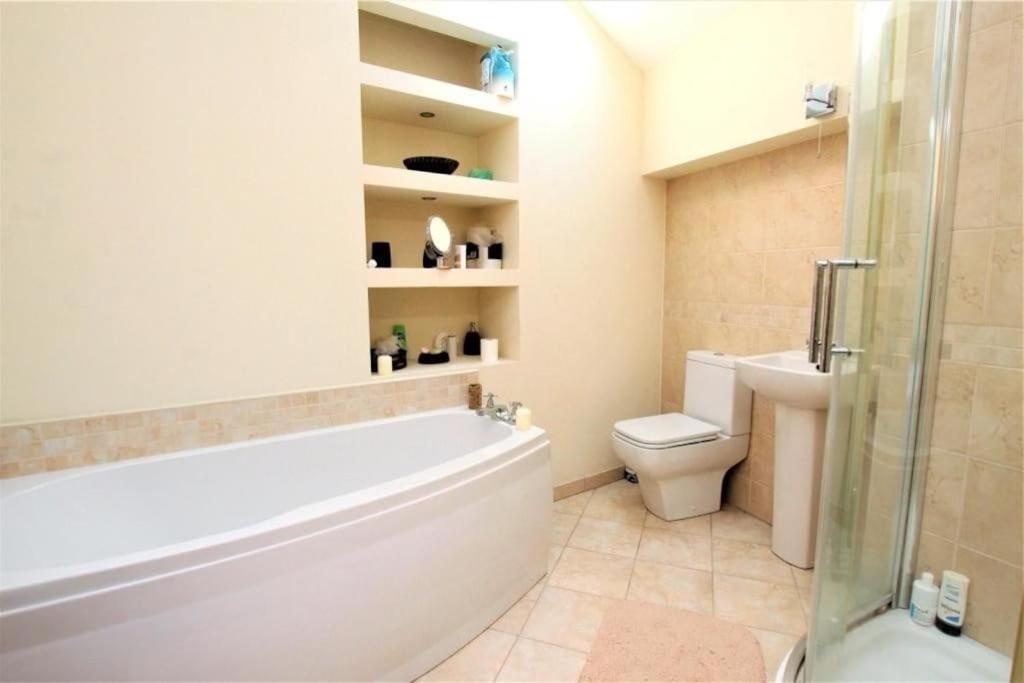 Two-Bedroom Apartment photo 2
