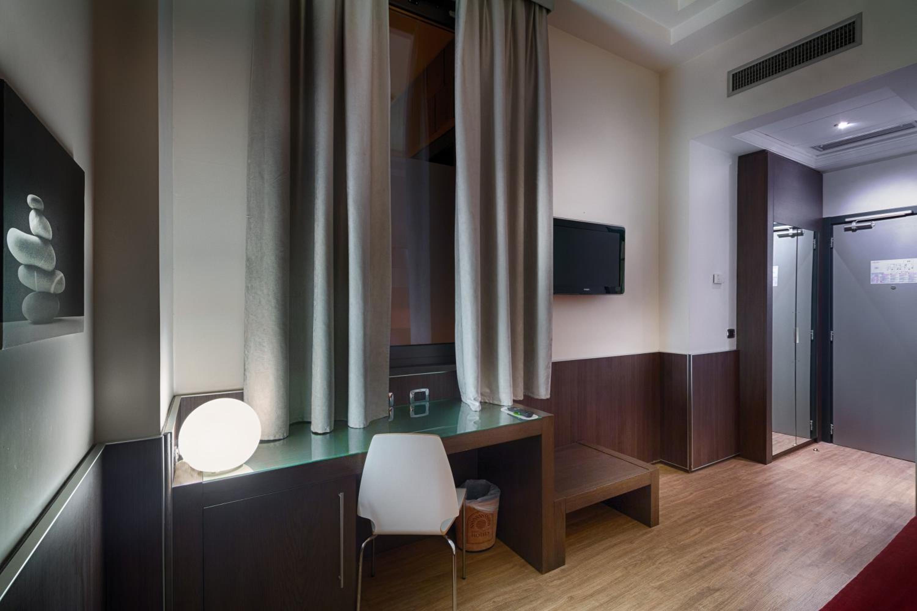 Comfort Double Room thumbnail 6