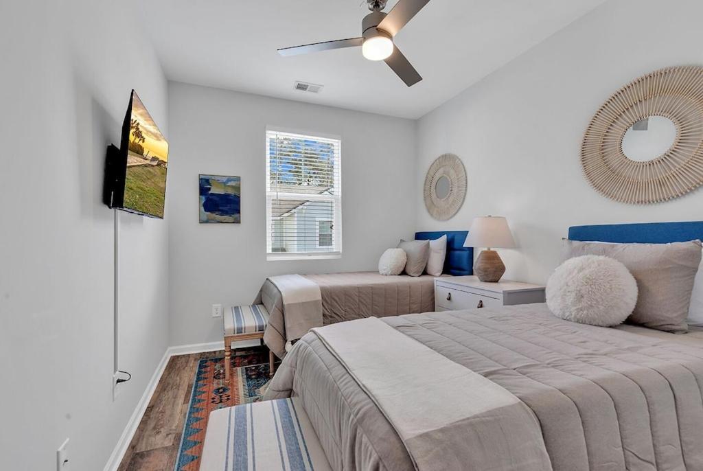 Three-Bedroom House photo 2