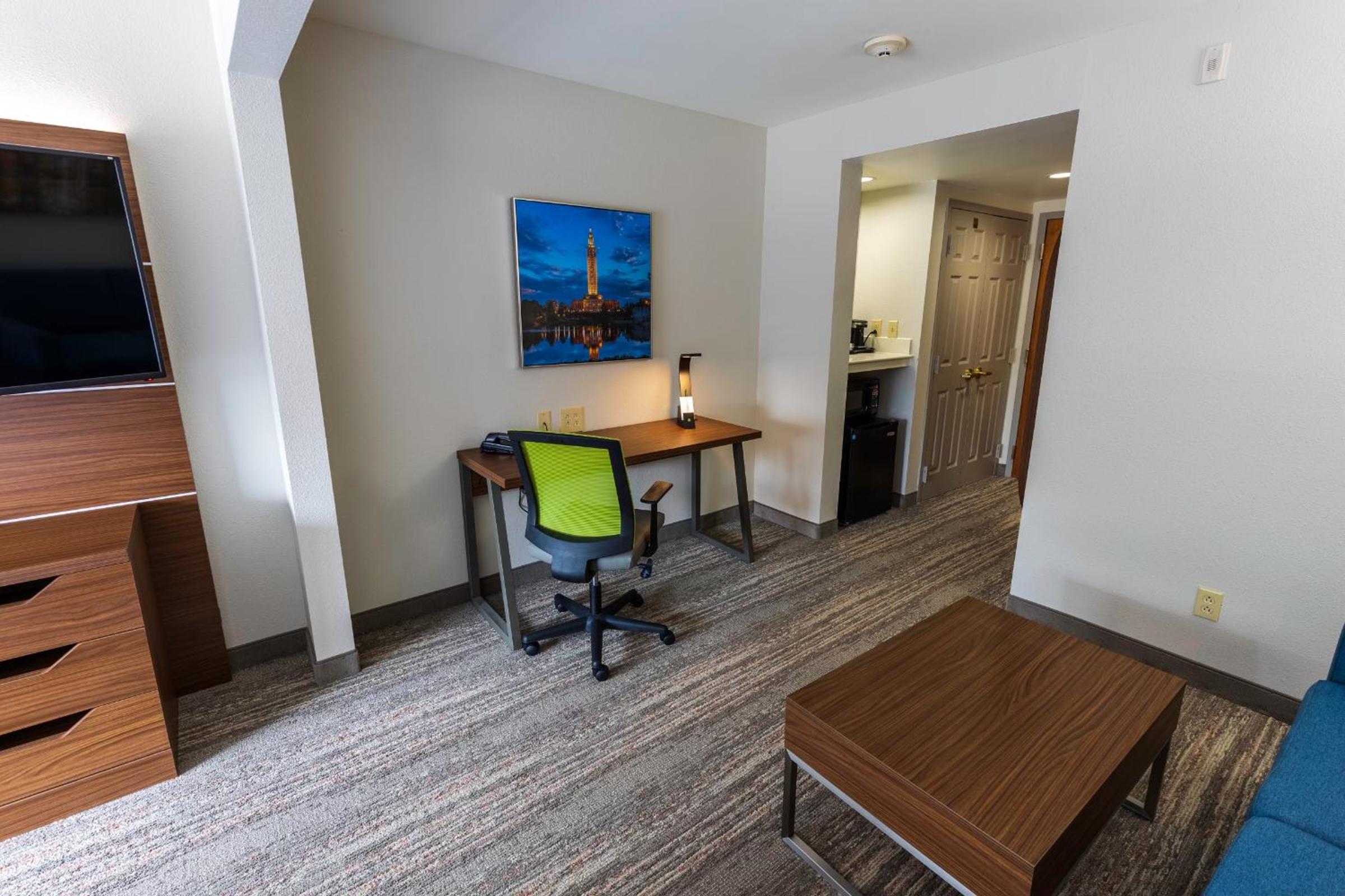King Room - Non-Smoking - Photo 2