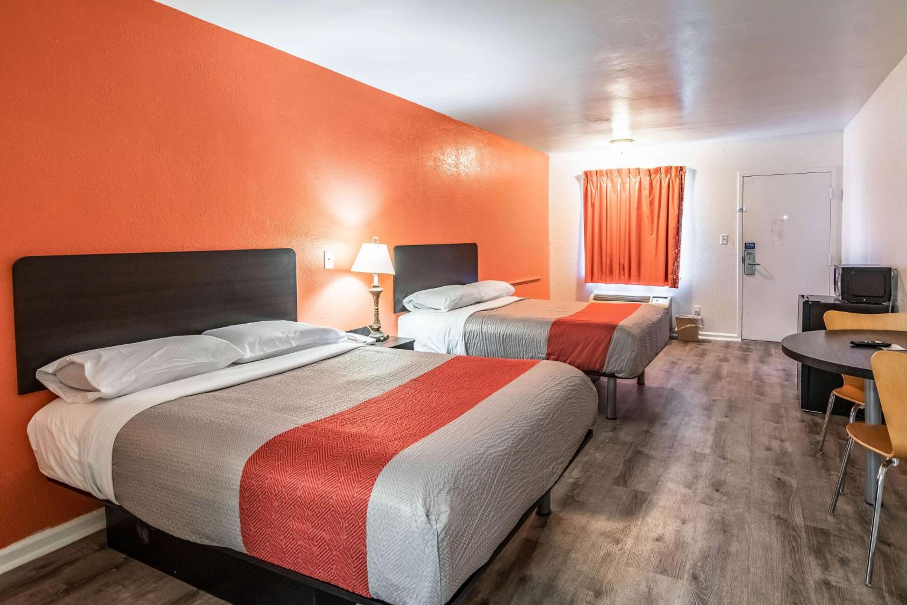 Deluxe Quadruple Room - Non-Smoking - Photo 2