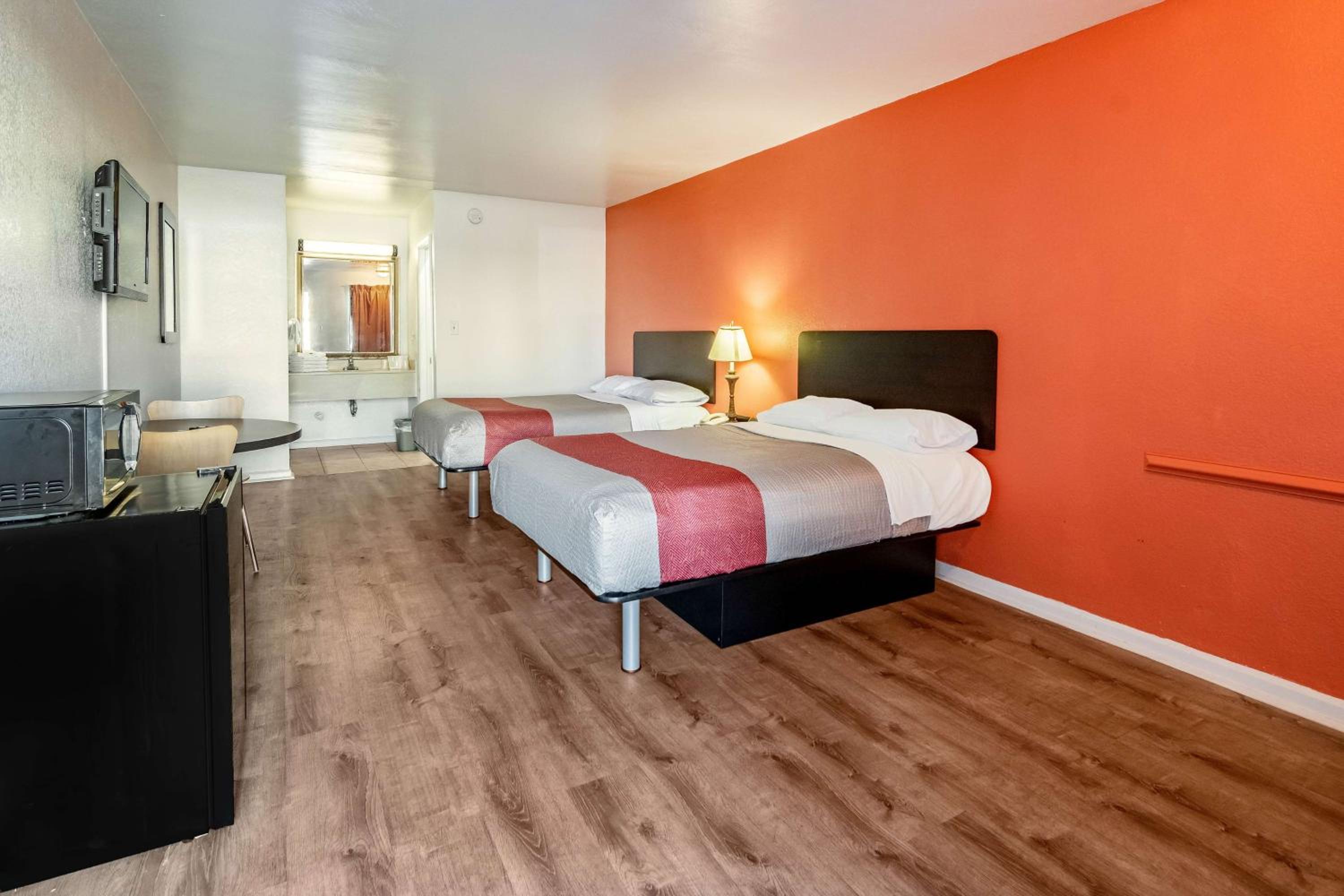 Deluxe Quadruple Room - Non-Smoking - Photo 6