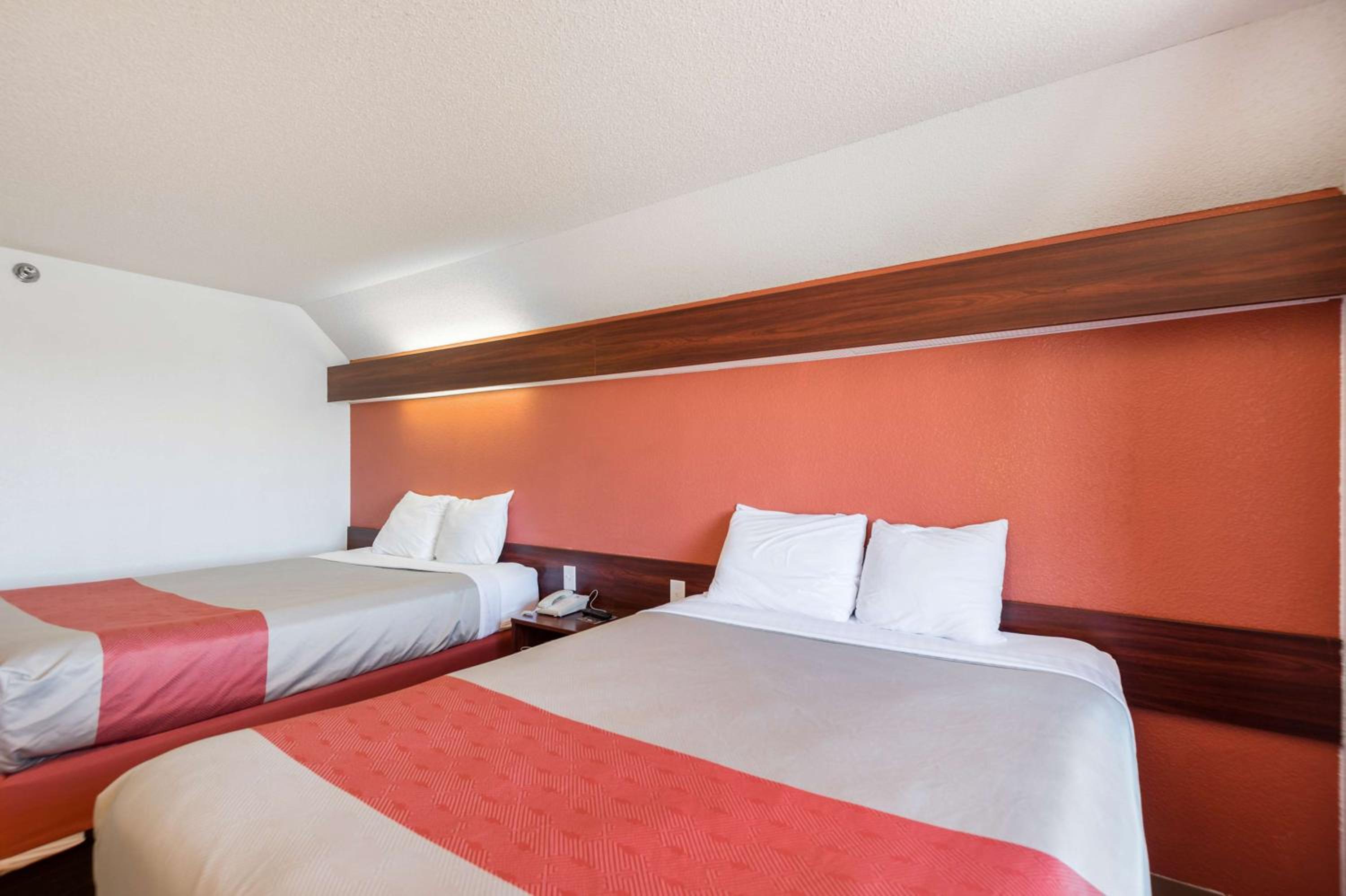 Queen Room with Two Queen Beds - Non-Smoking - Photo 1
