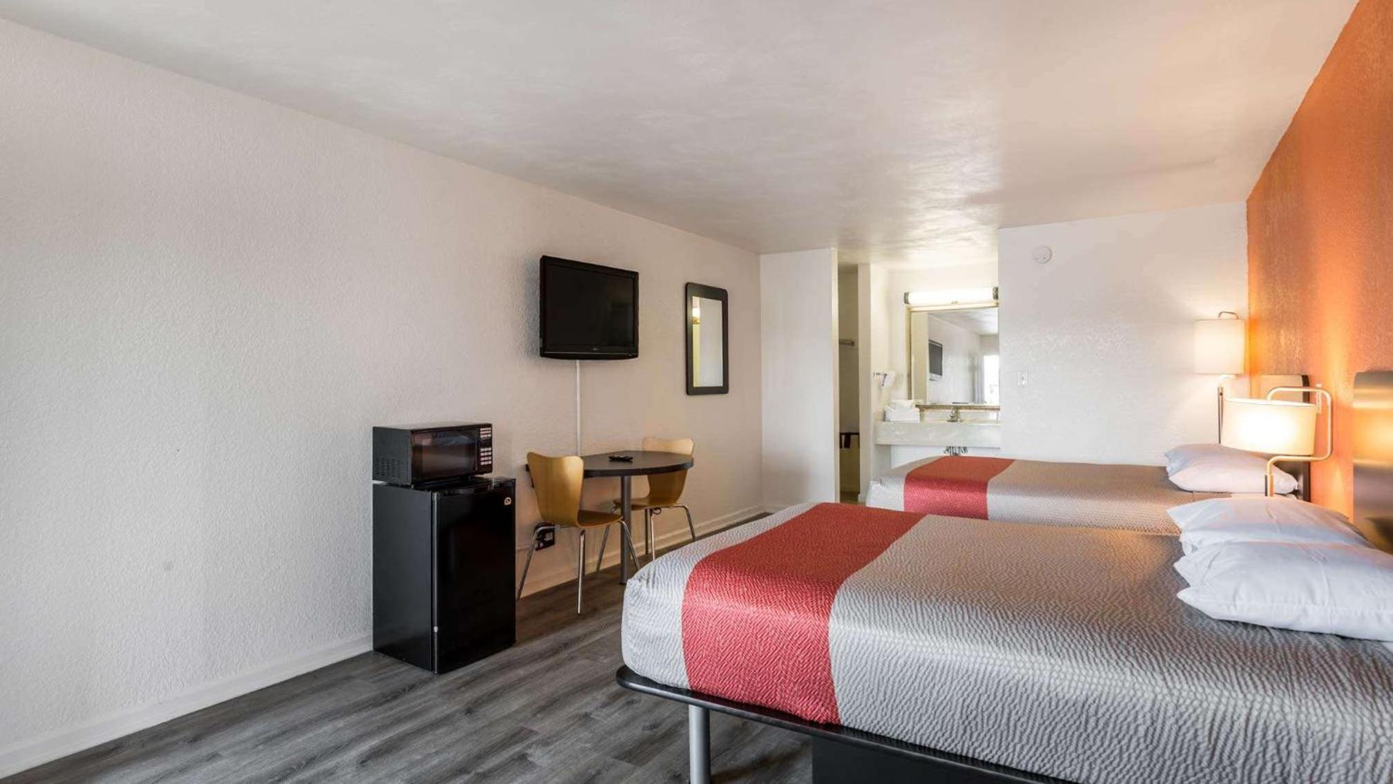 Deluxe Quadruple Room - Smoking - Photo 4