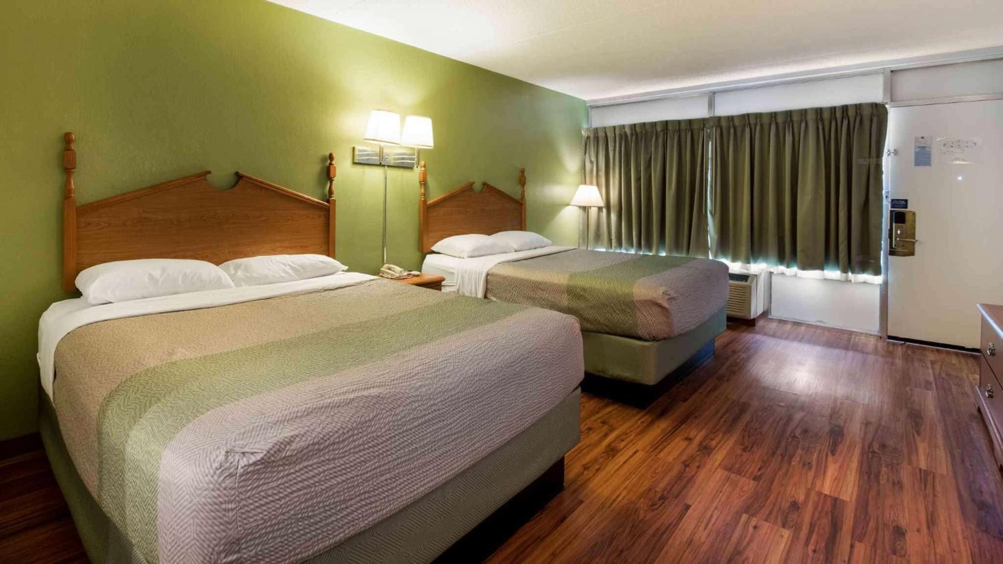 Quadruple Room - Non-Smoking - Photo 7