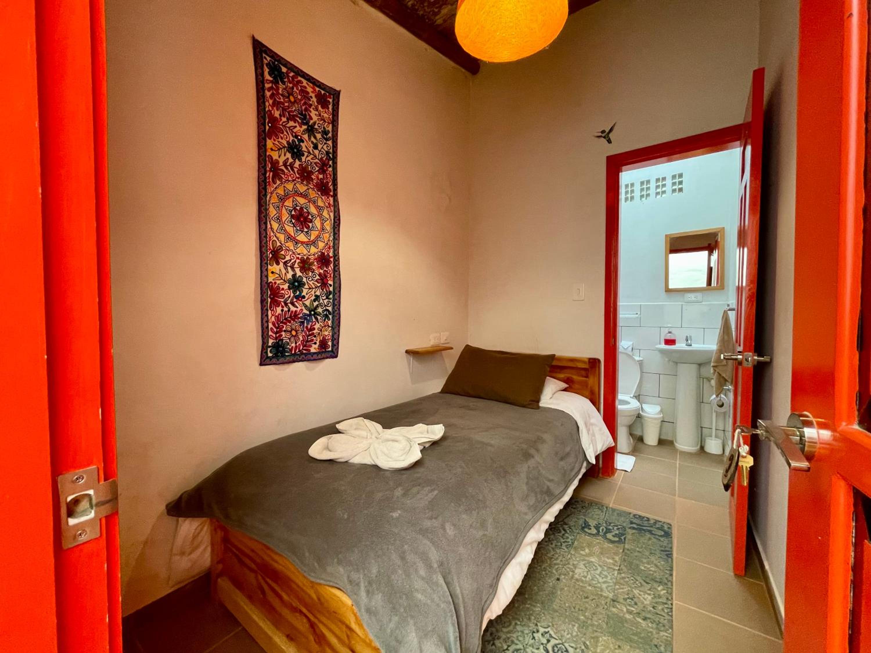 Single Room with Bathroom without Window photo 1