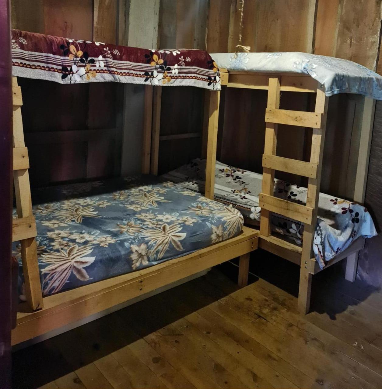 Quadruple Room with Shared Bathroom photo 2