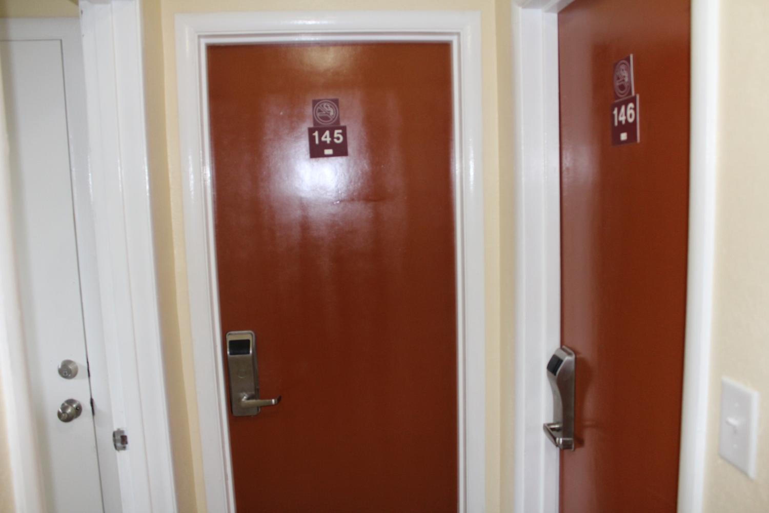 Queen Room with Bath Tub - Photo 14