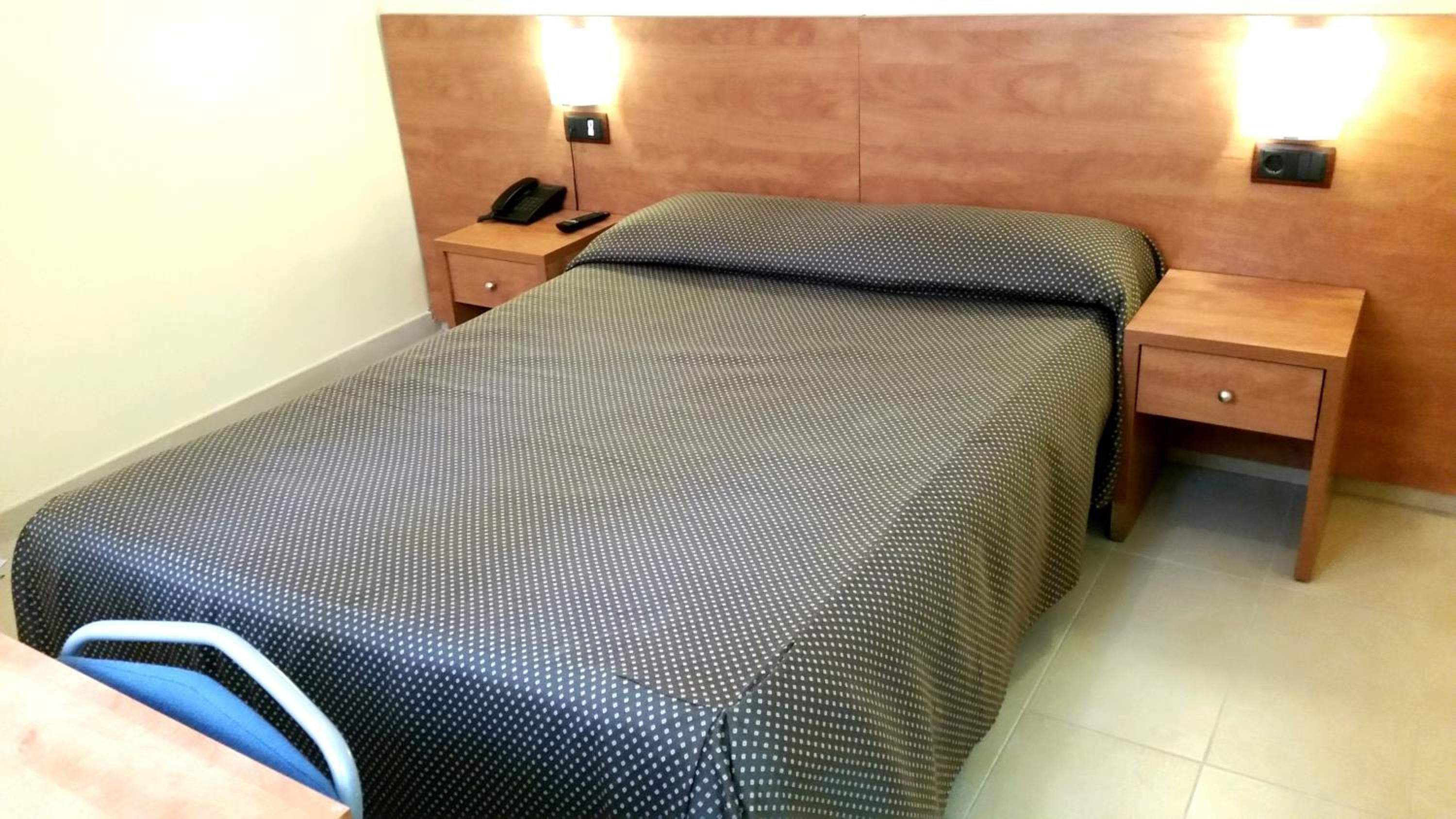 Double Room with Shared Bathroom photo 2