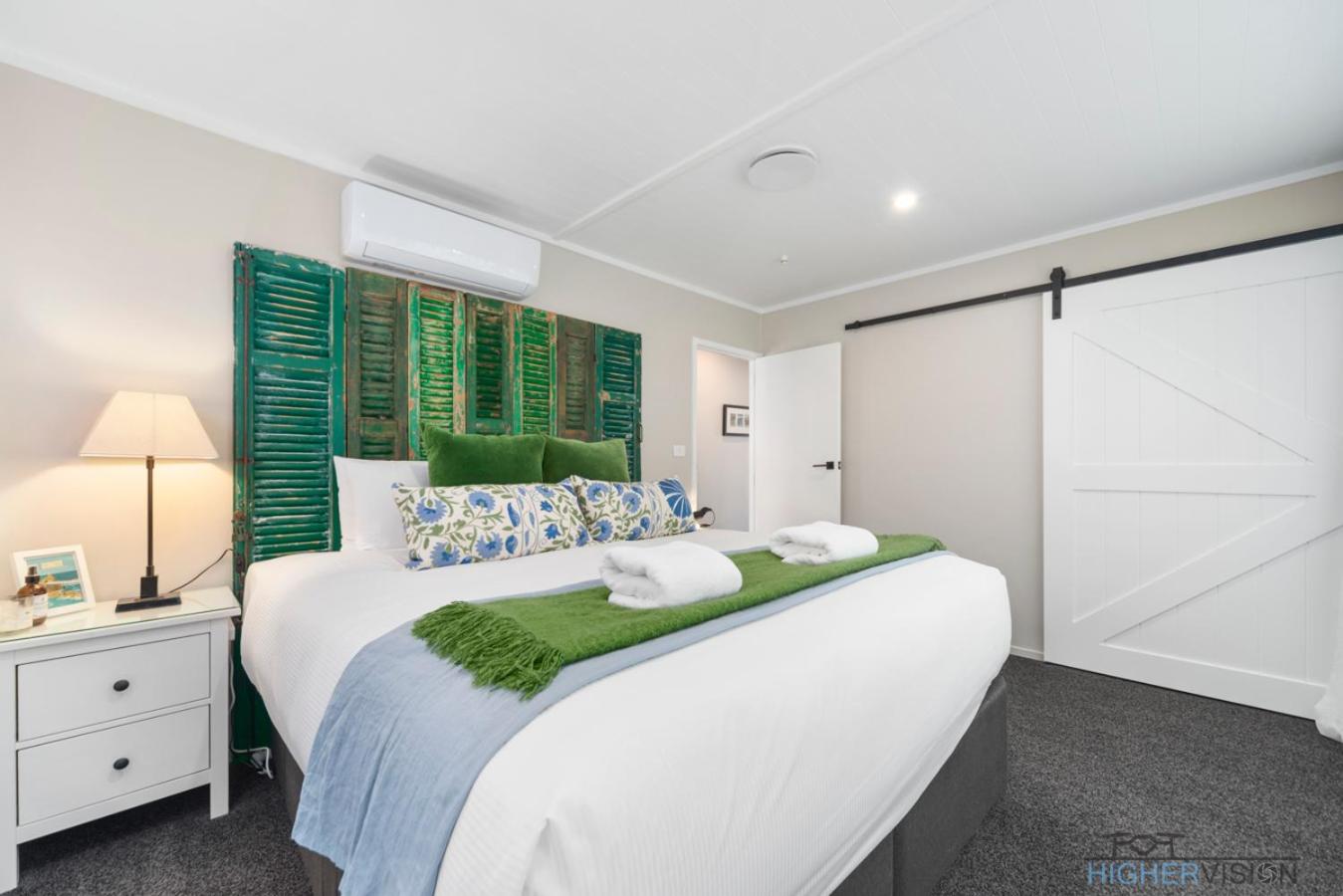 Three-Bedroom House photo 1