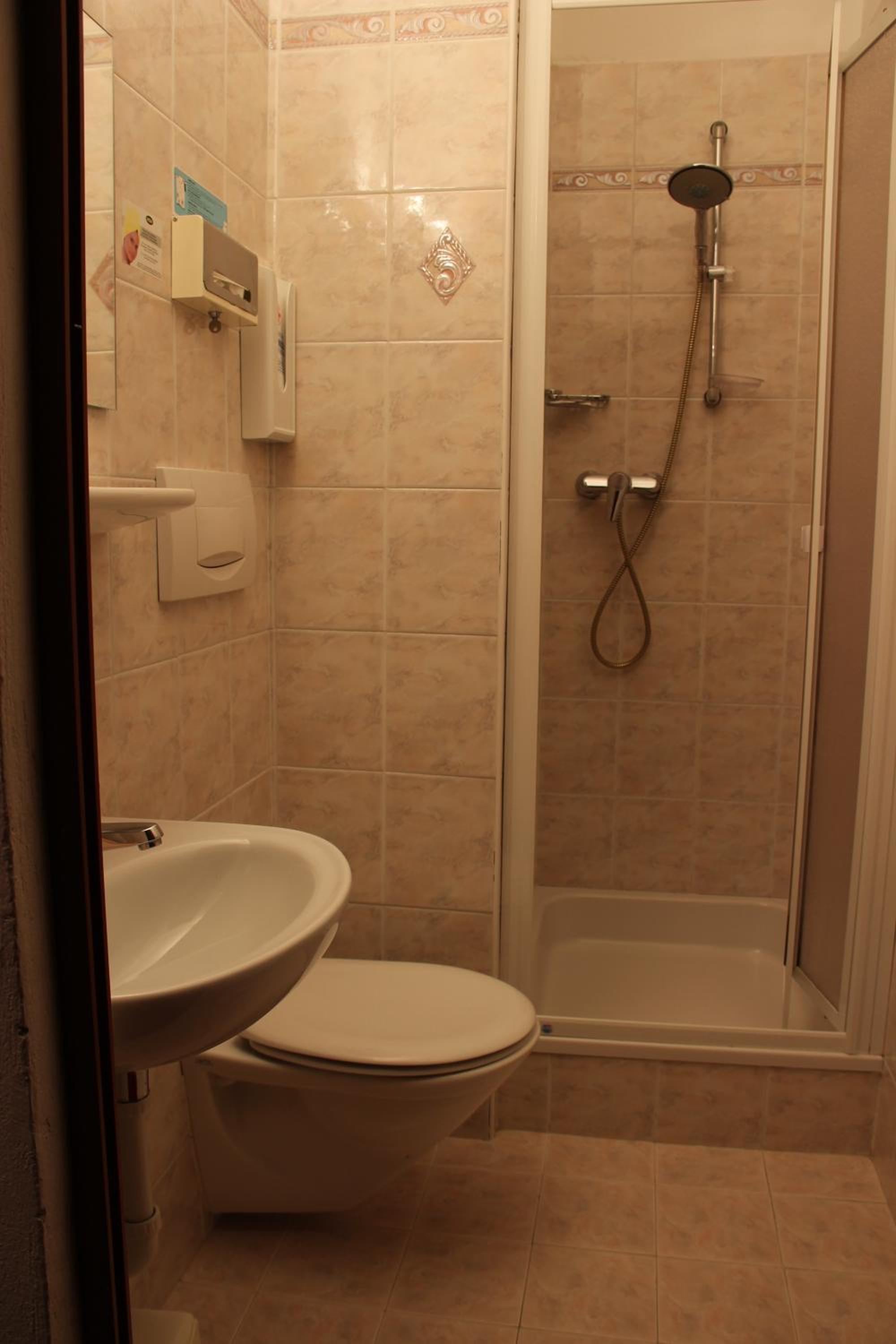 Budget Single Room photo 3