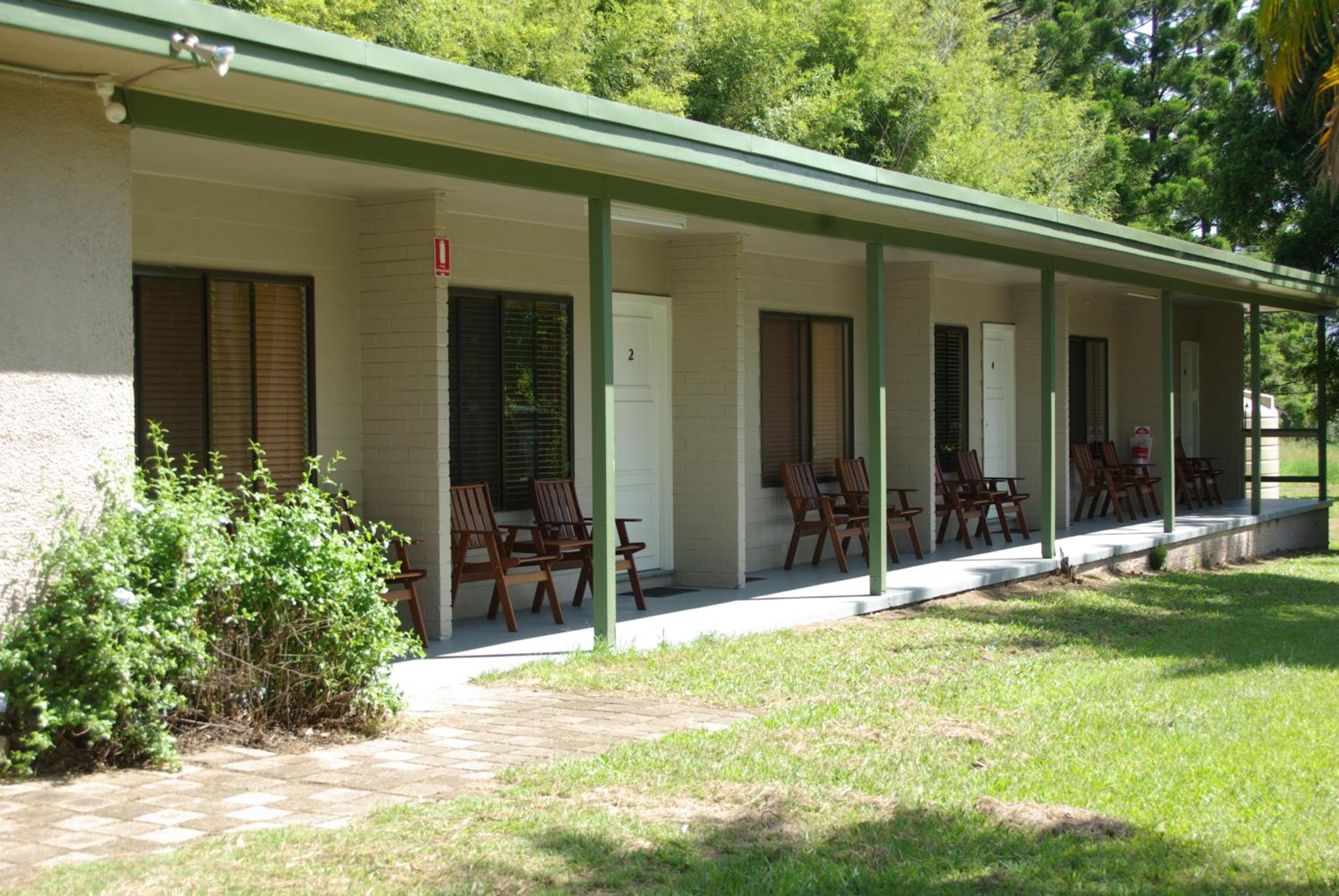 Queen Room with Pool View - Photo 2