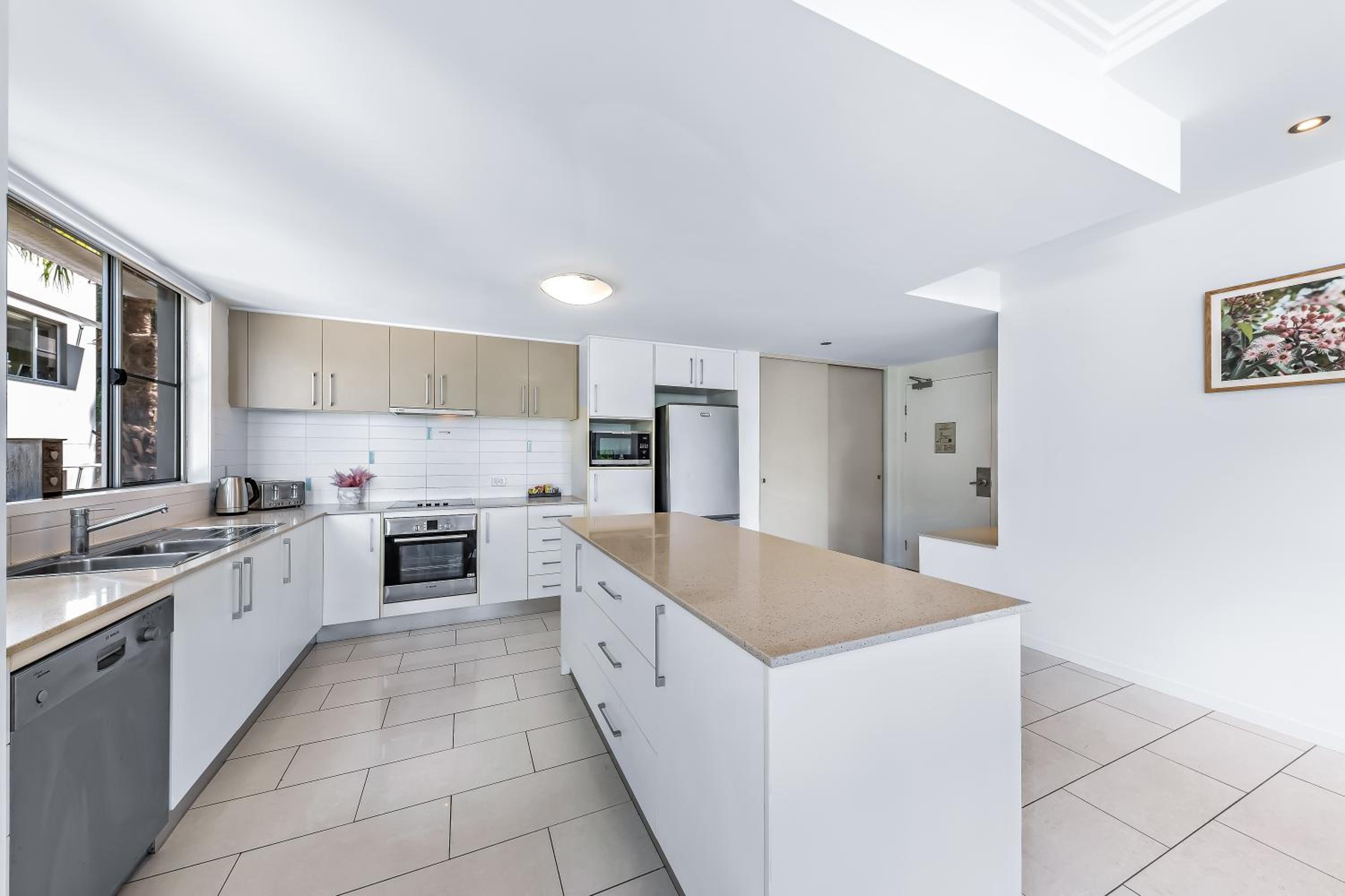 Absolutely Gorgeous 2 Bedroom Unit - Ocean View - Unit 37, photo 6