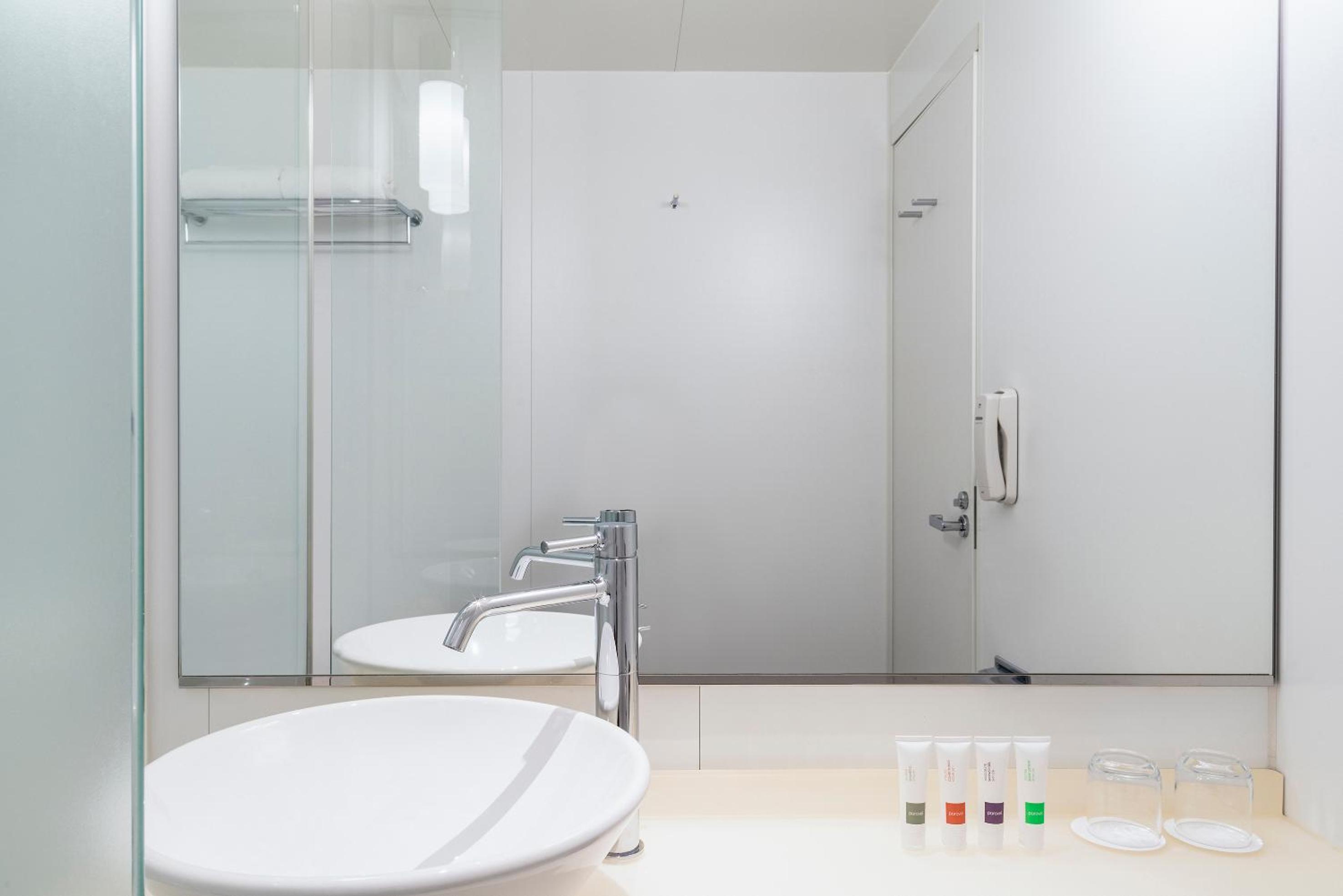 Swiss Advantage Queen Room - Photo 2