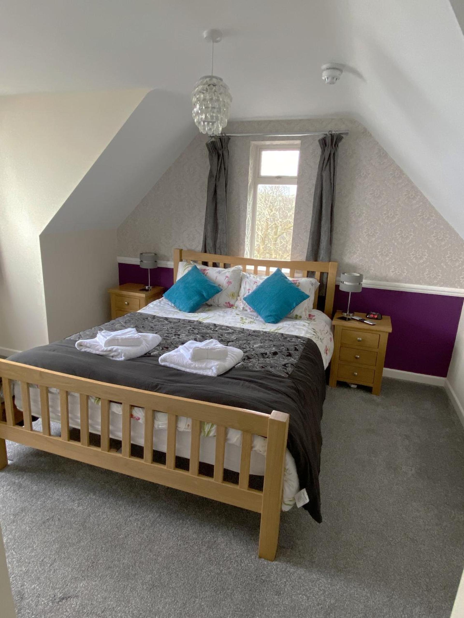 Two-Bedroom Superior Apartment - Photo 2