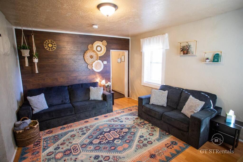Three-Bedroom House photo 1