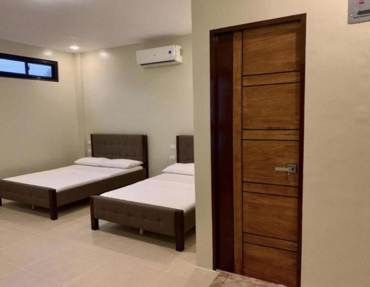 Quadruple Room - Photo 1