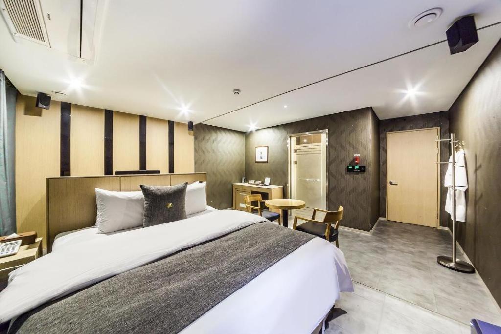 Deluxe Double Room photo 3