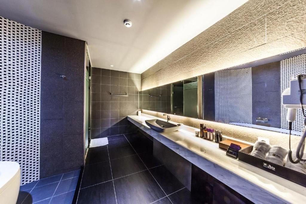 Royal Suite photo 2