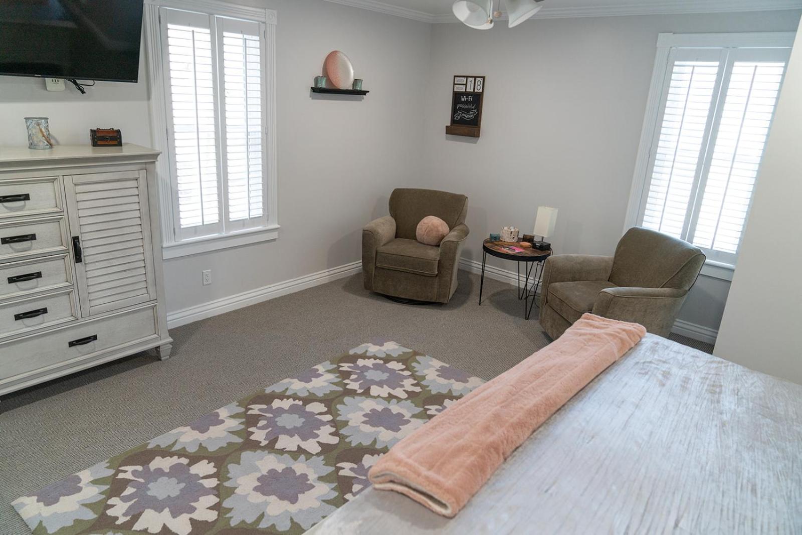 King Room with Mountain View