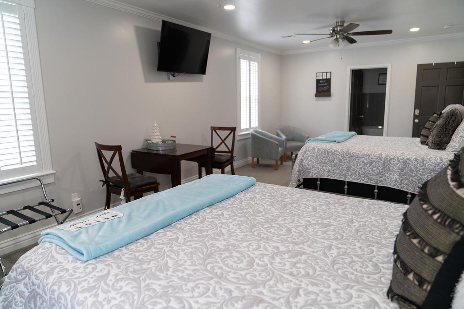 Deluxe Double Room with Bath
