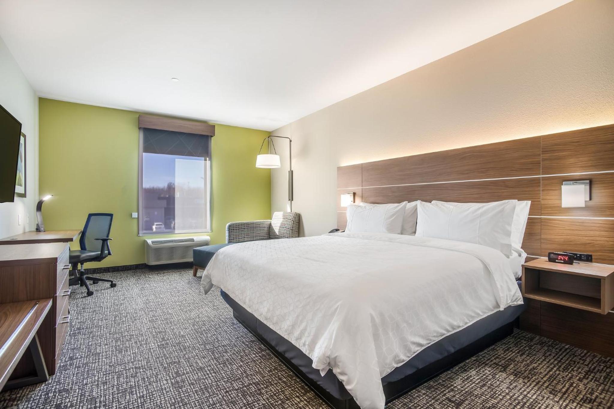 King Room - Mobility Access/Hearing Accessible