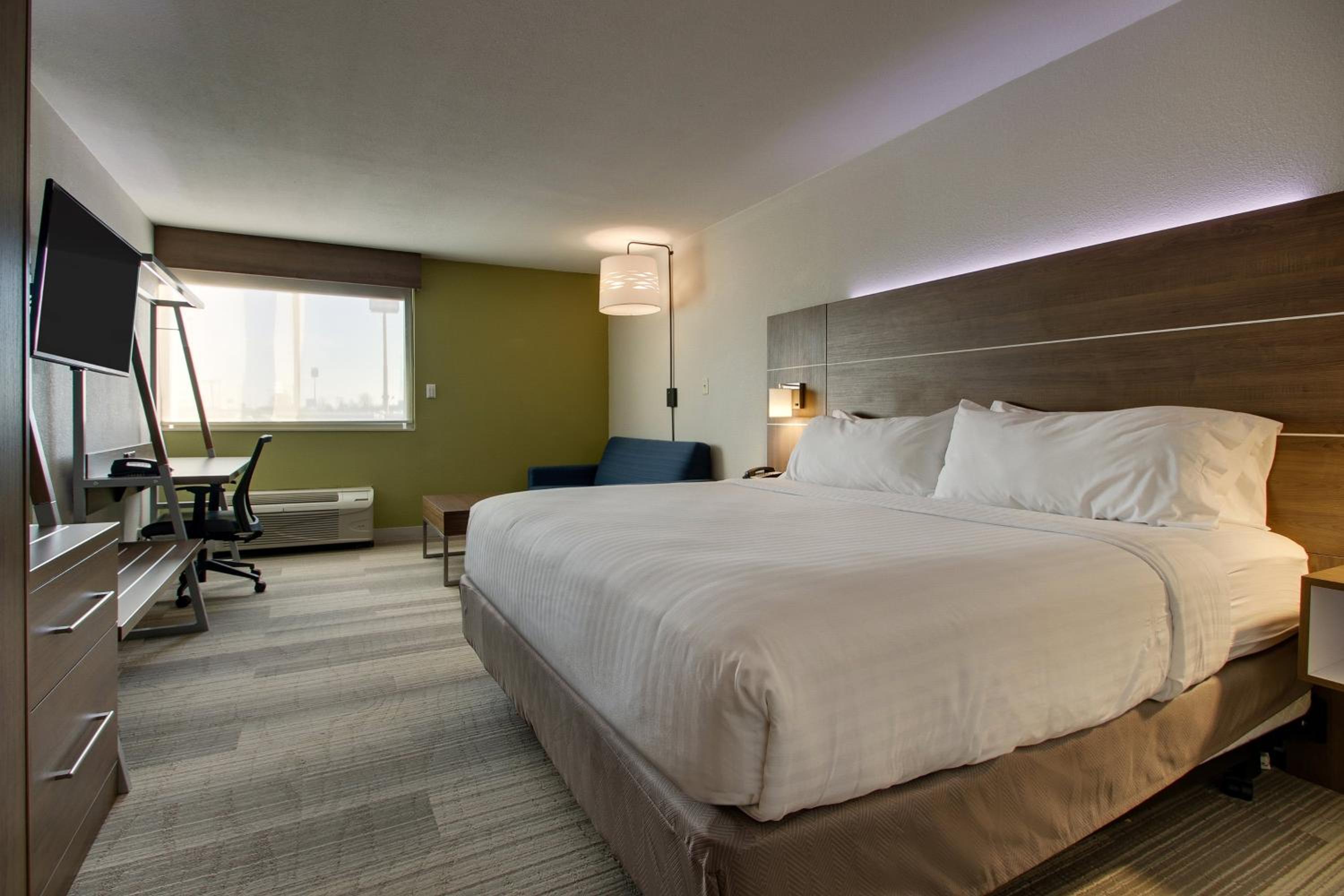 King Suite with Sofa Bed - Photo 10