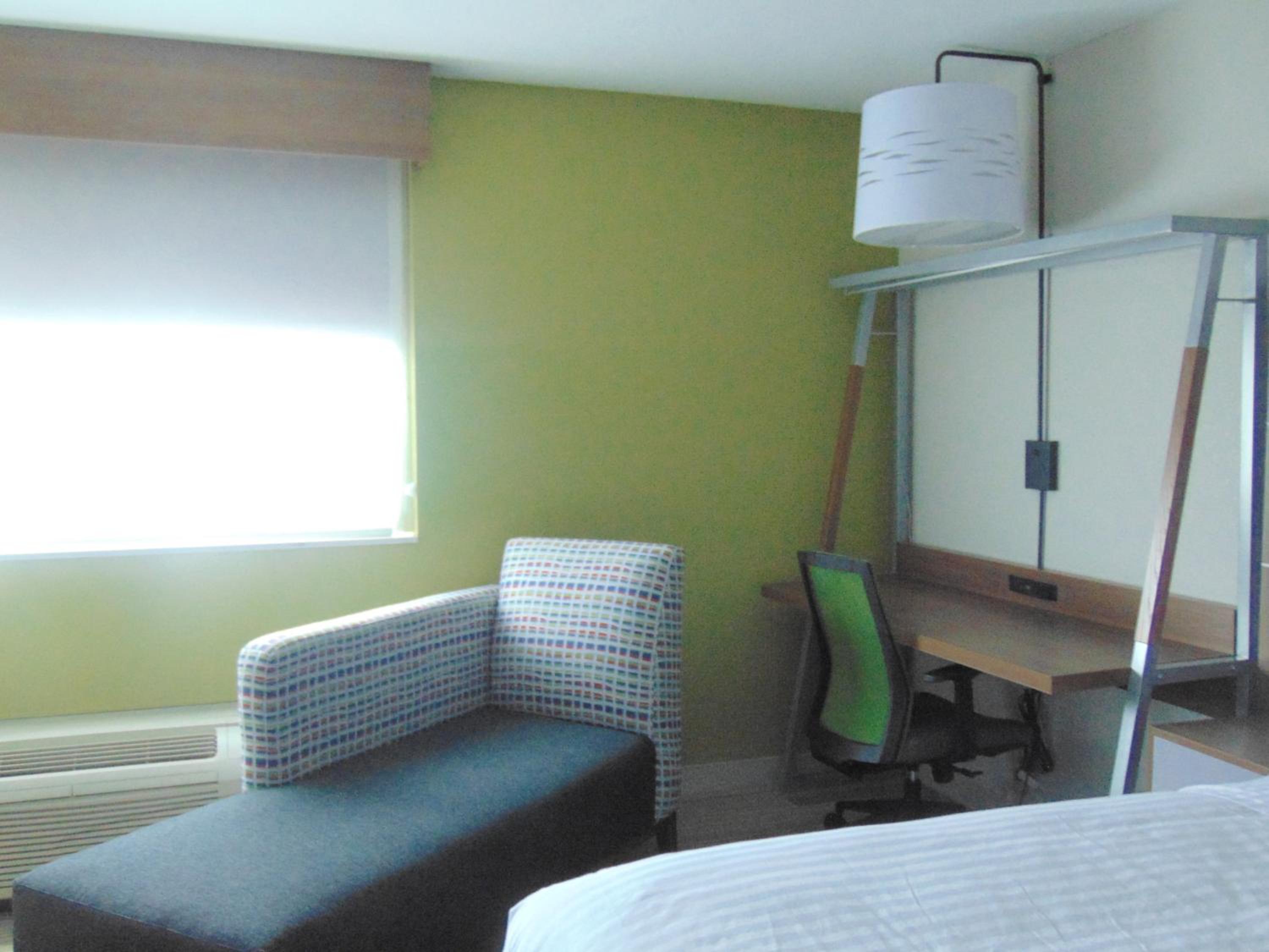 Standard King Room - Photo 2