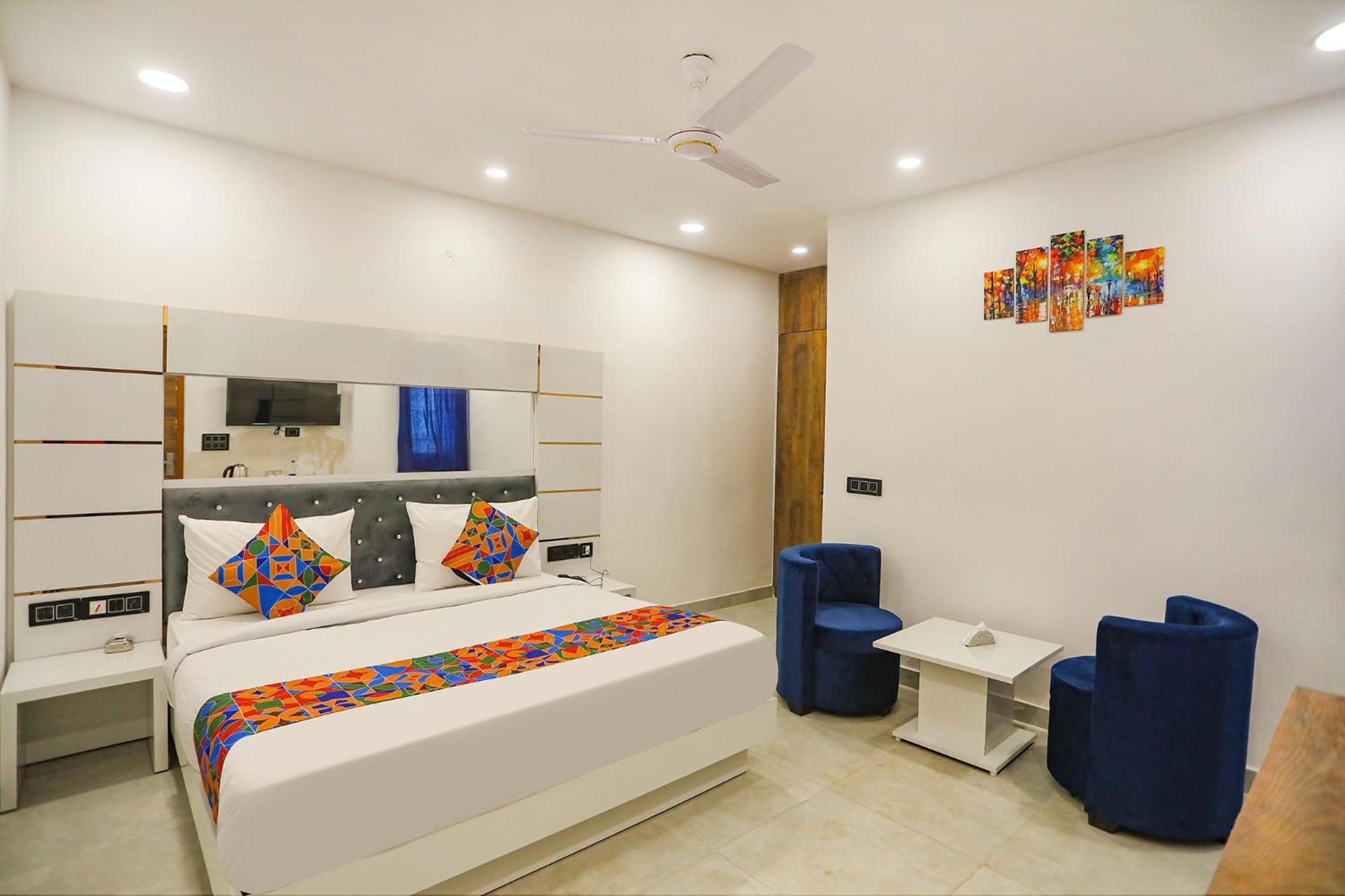 Deluxe Room - Photo 1
