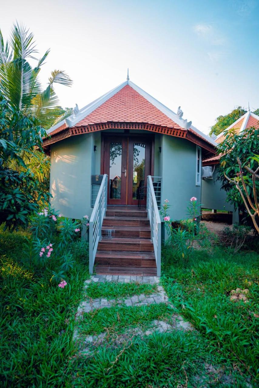 Cottage with Garden View - Photo 10