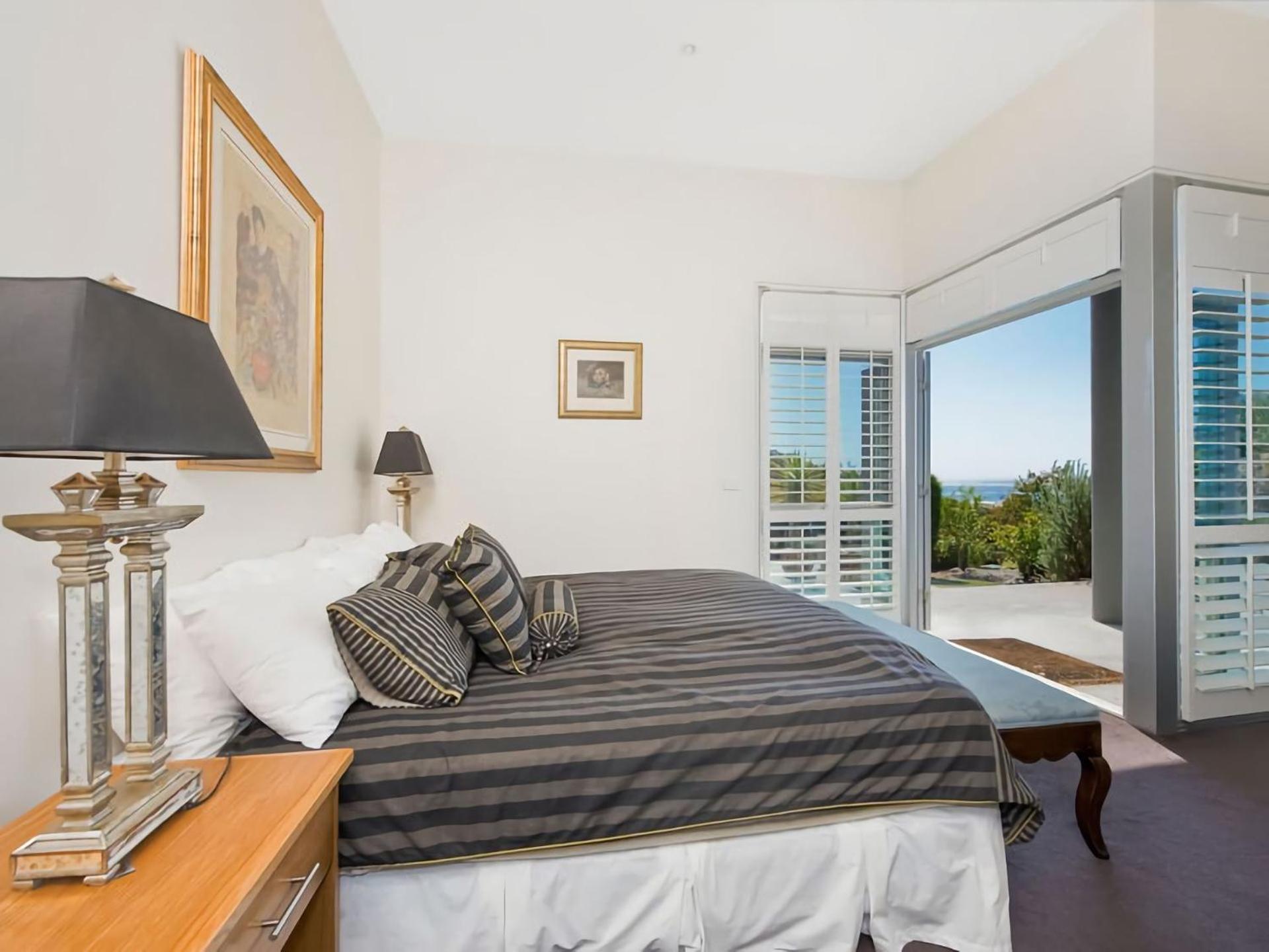 Four-Bedroom House photo 1