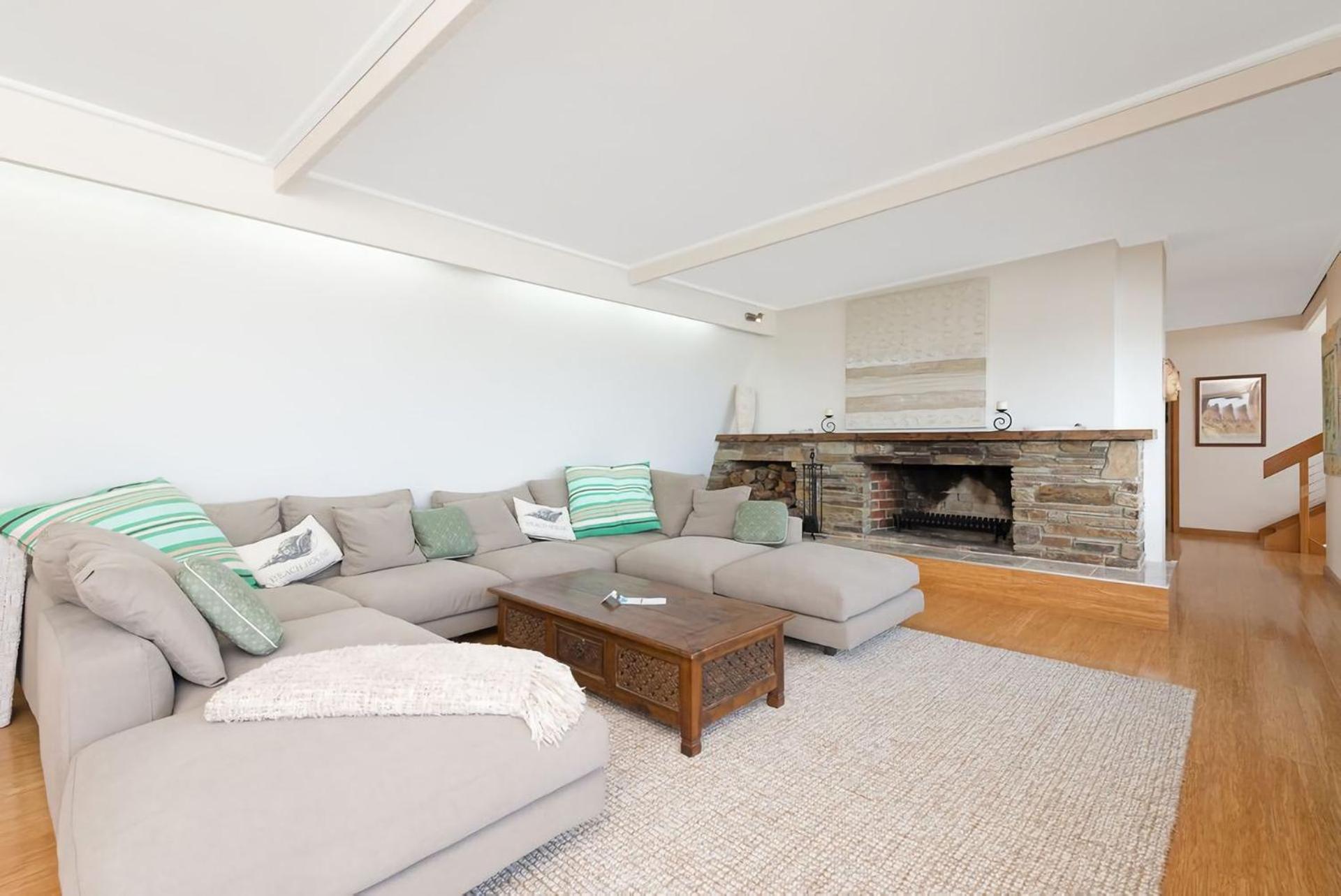 Three-Bedroom House photo 1