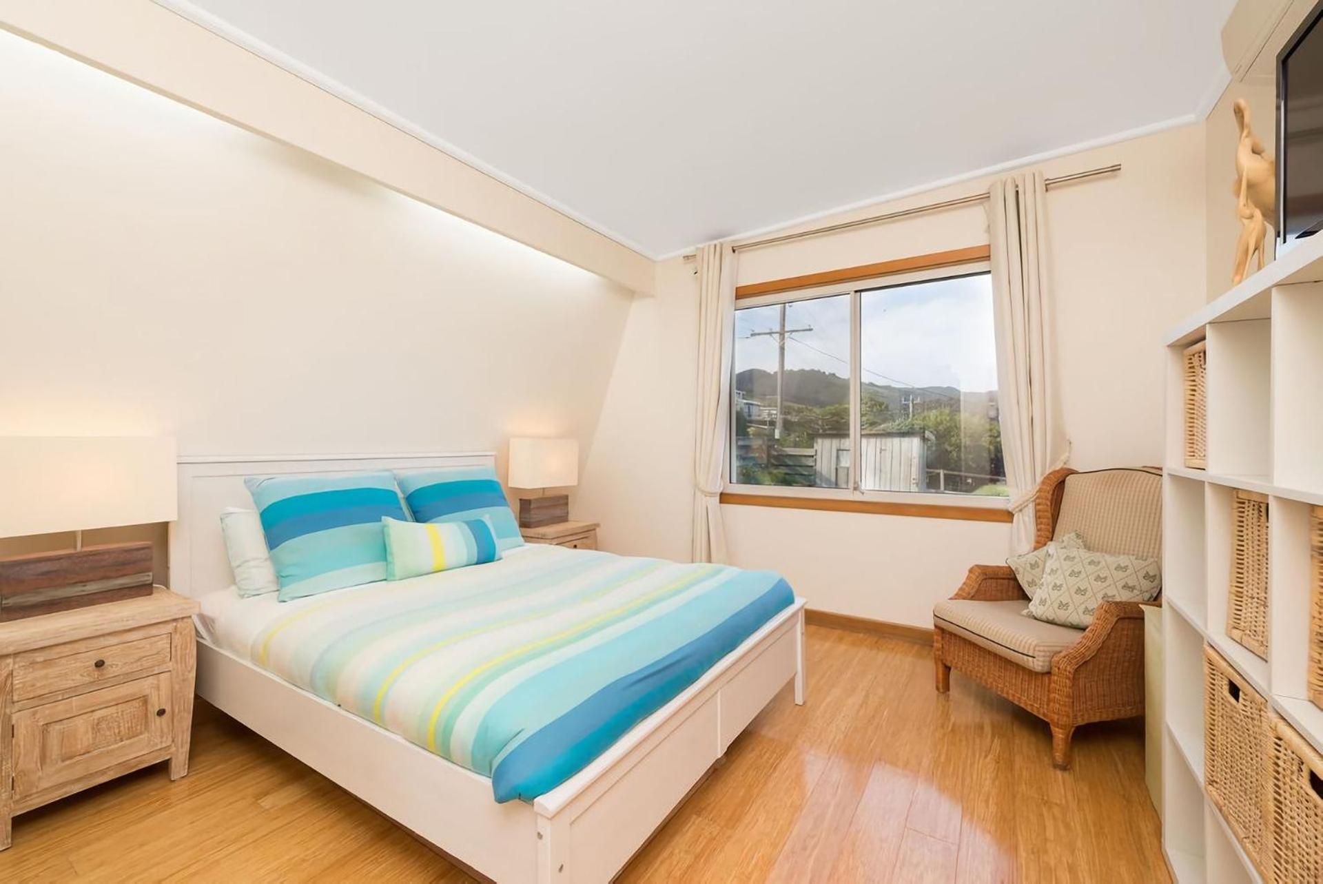 Three-Bedroom House photo 2