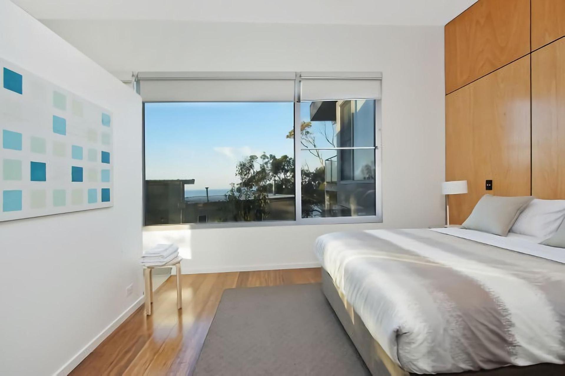 Four-Bedroom House photo 2