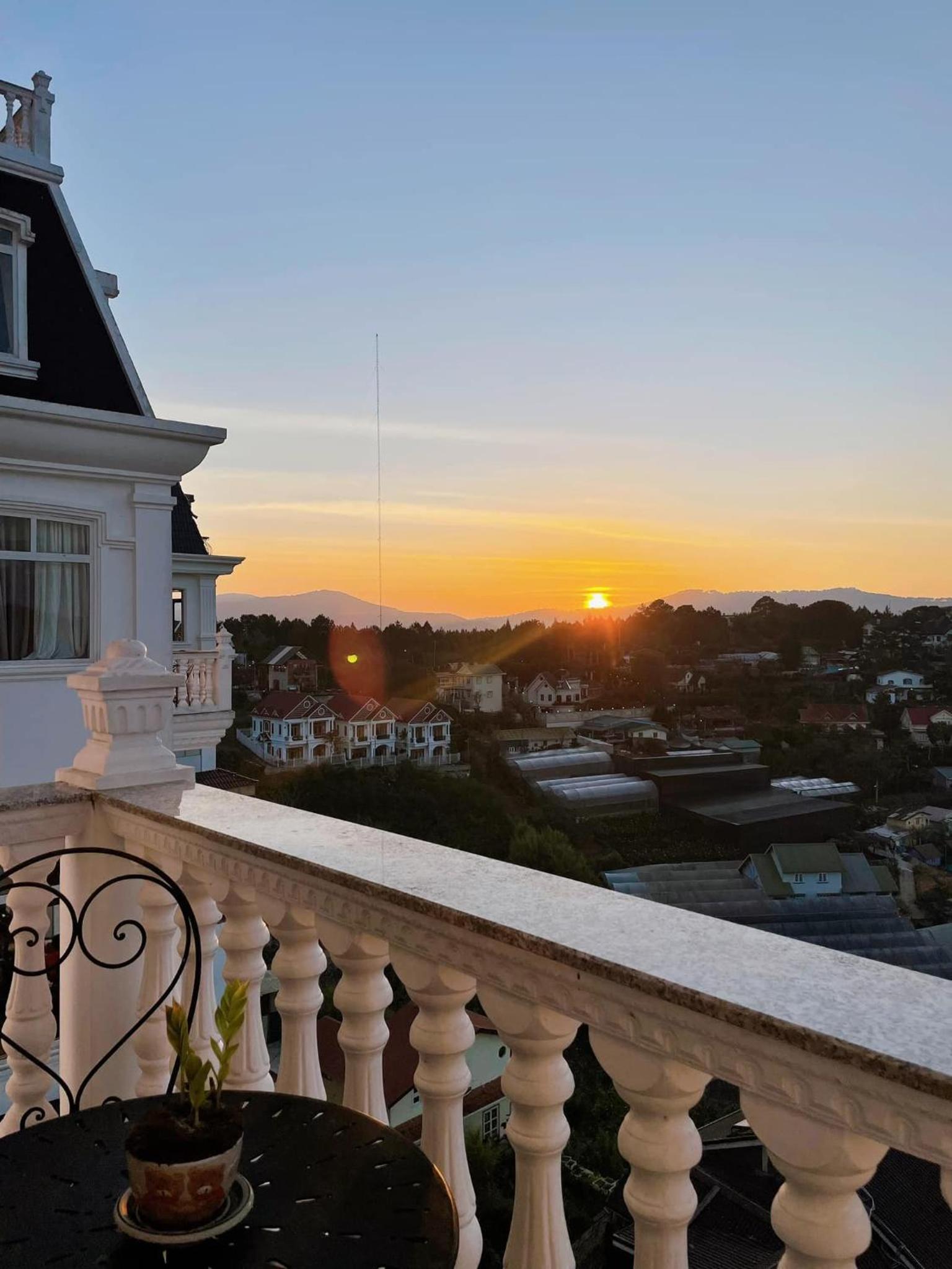 Deluxe Double Room with City View - Photo 16