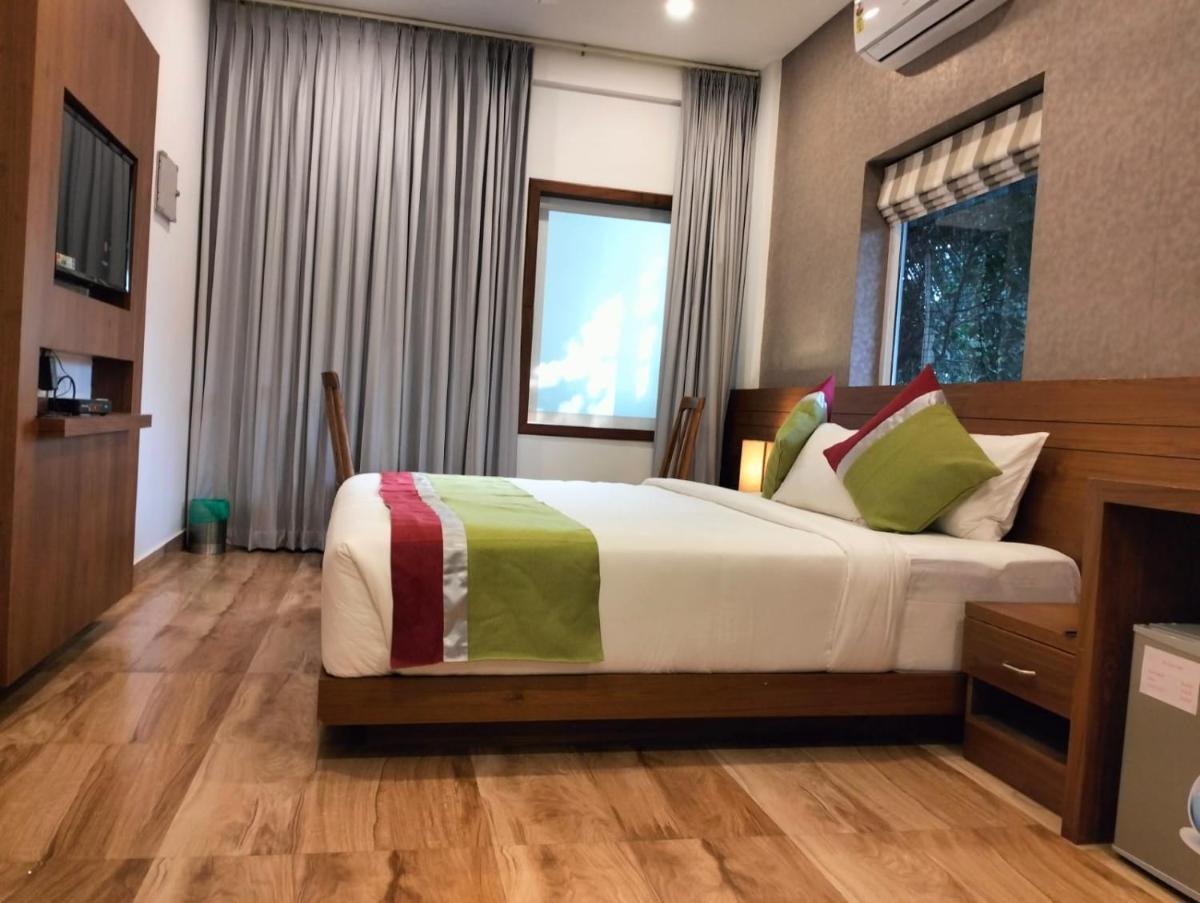 Standard Double or Twin Room photo 2
