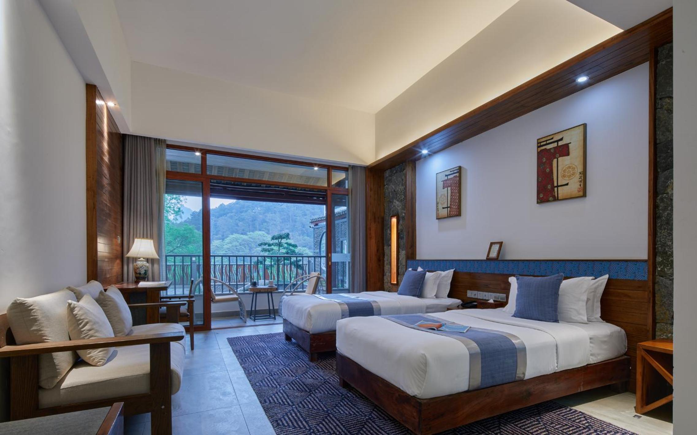 Mountain View Balcony Twin Room