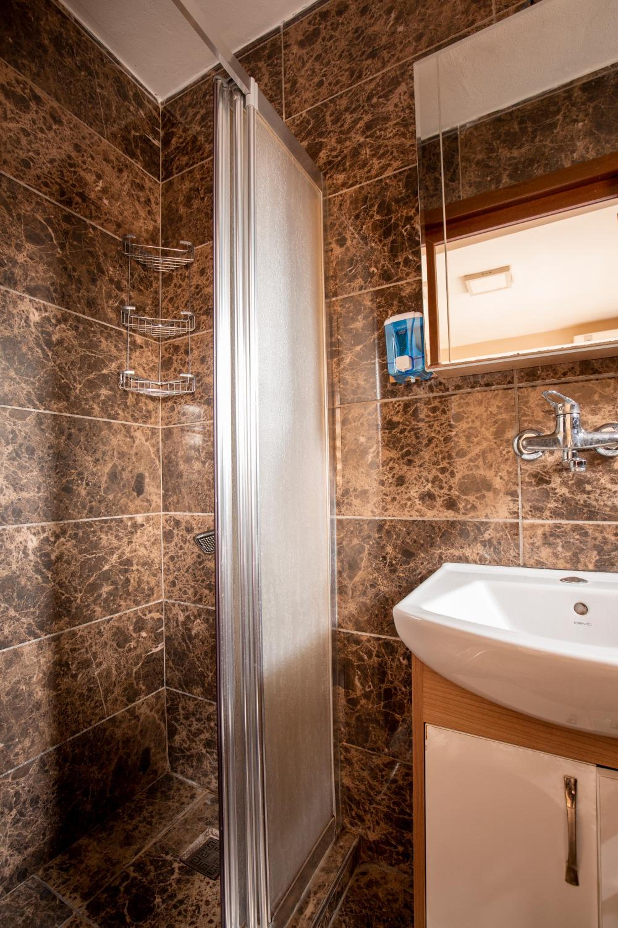 Double or Twin Room with Private Bathroom photo 3