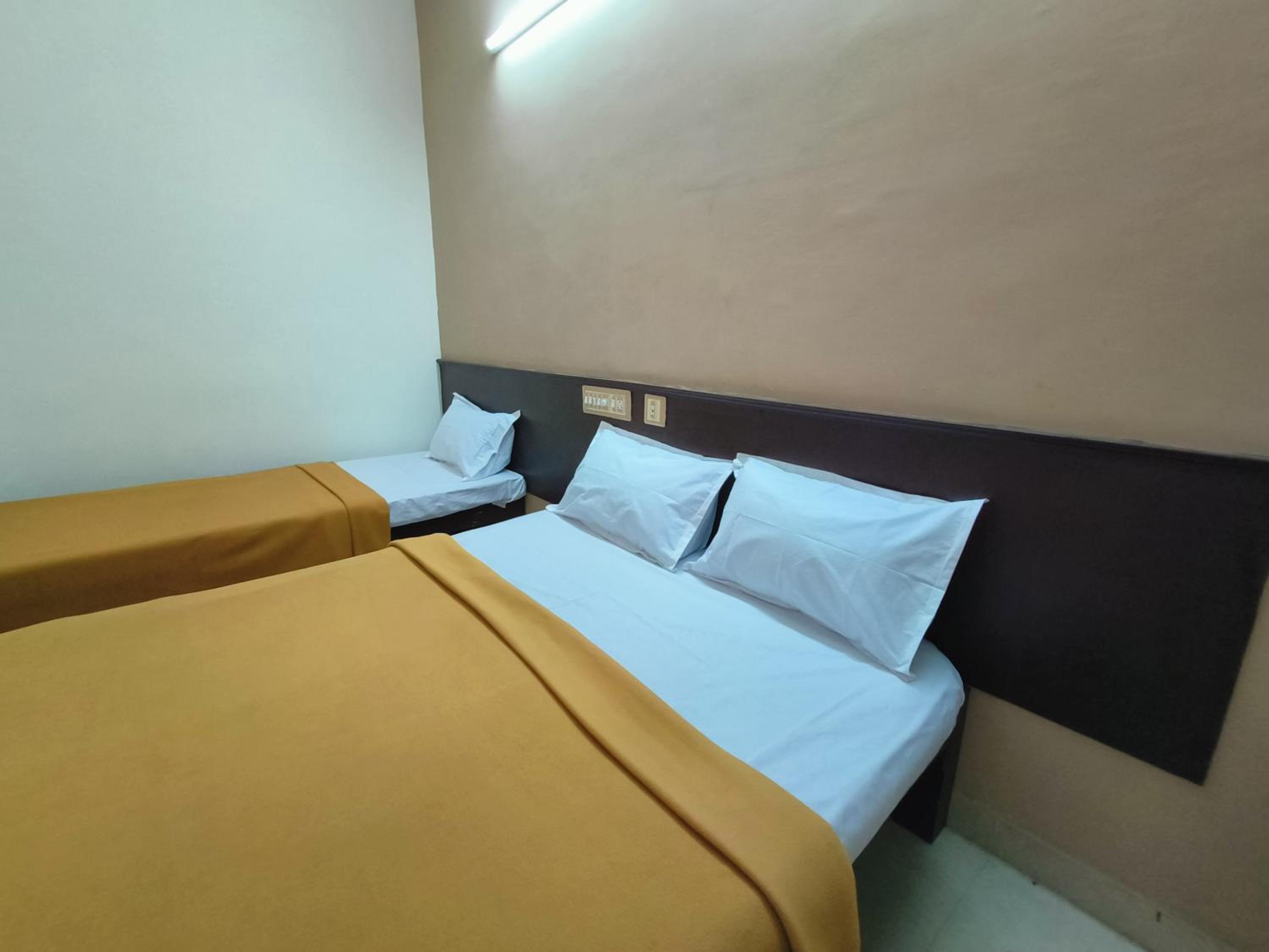 Deluxe Triple Room - Photo 2