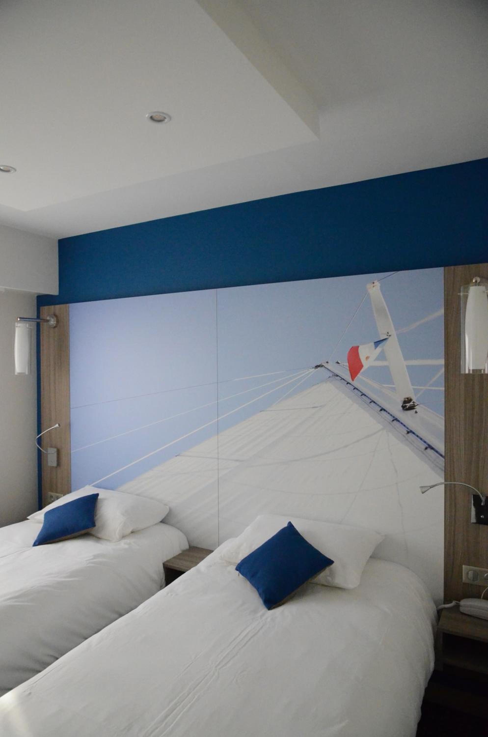 Standard Room with 2 Single Beds