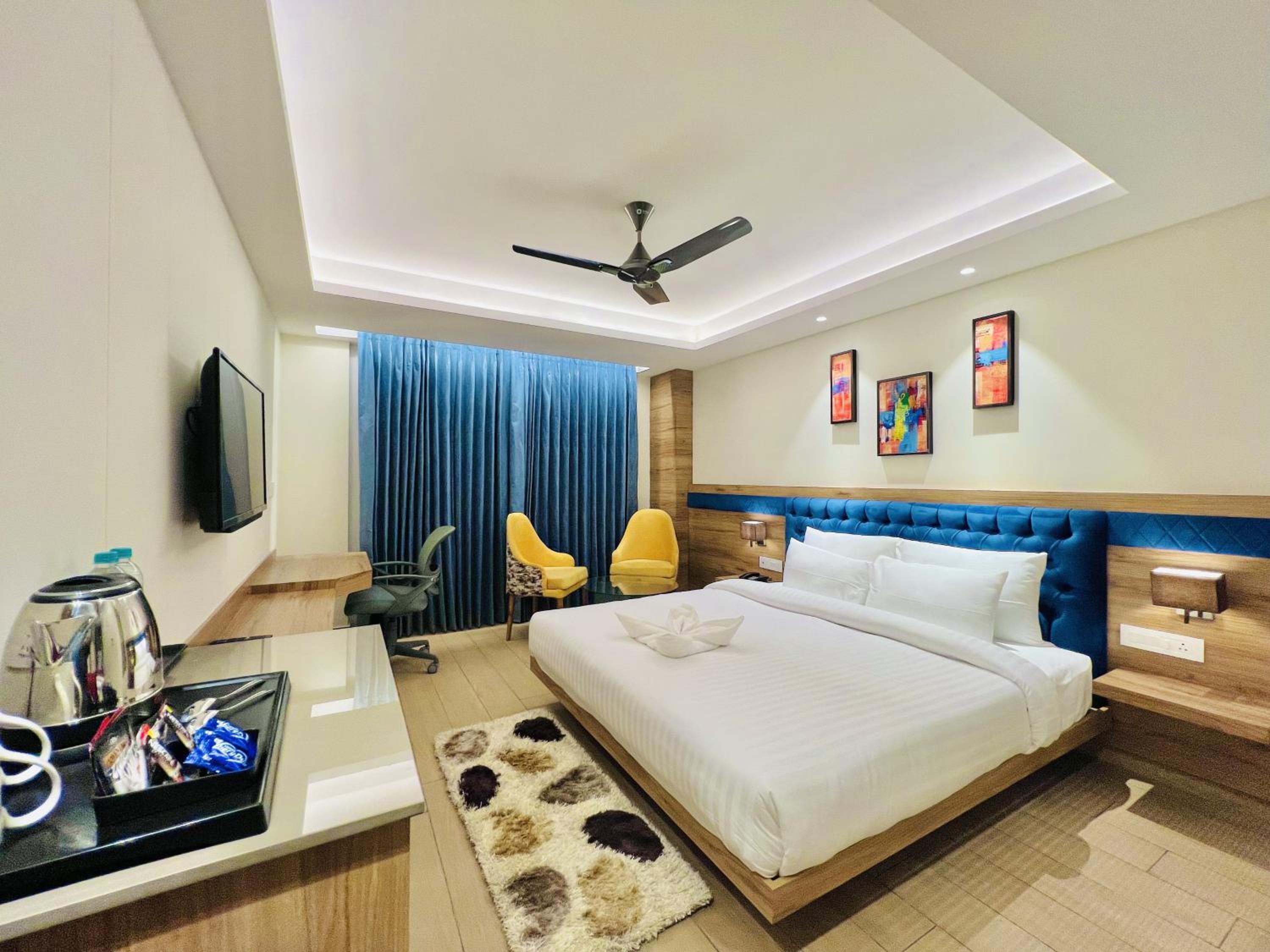 Queen Room with Balcony