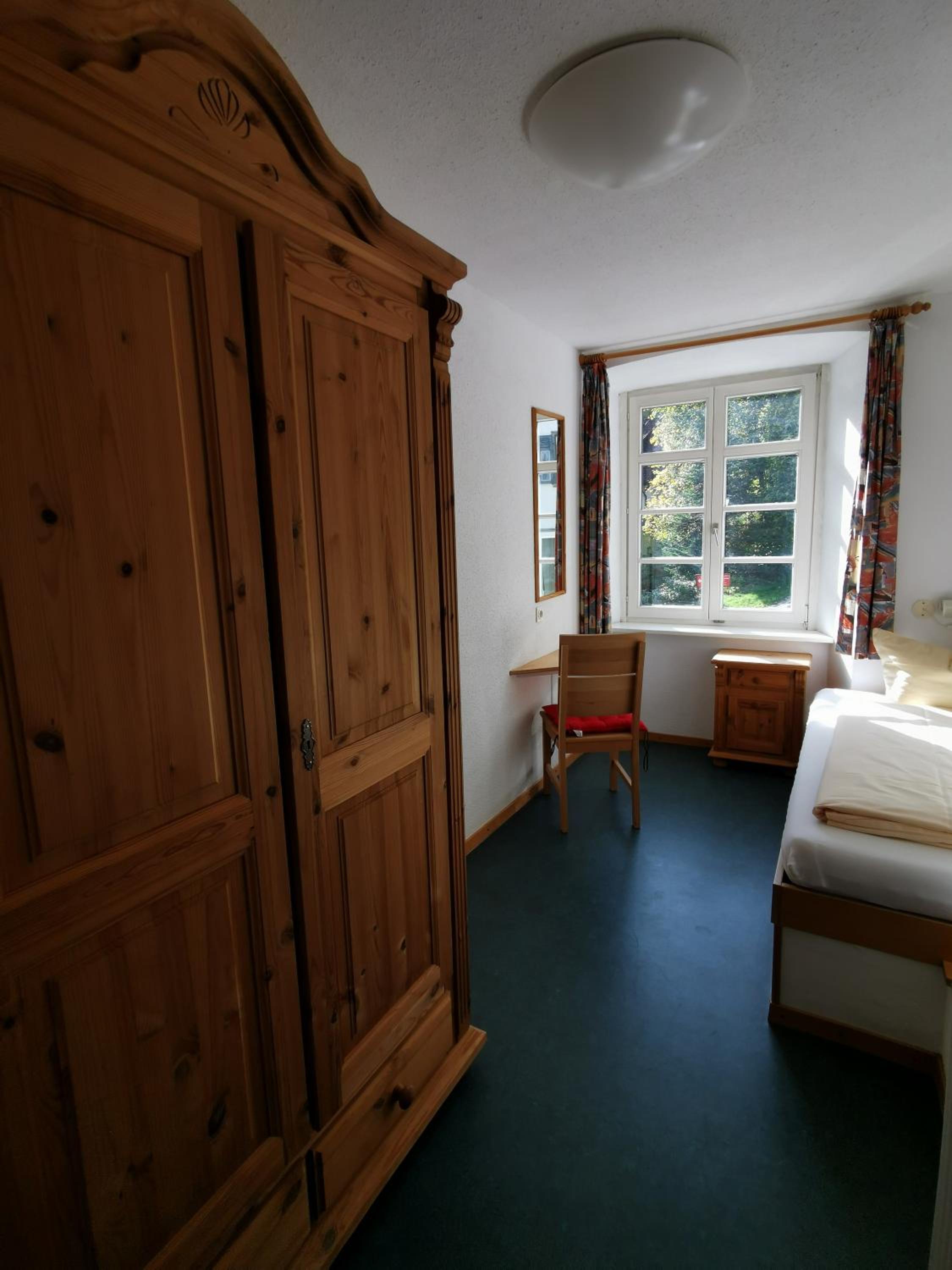 Single Room With Shared Bathroom photo 3