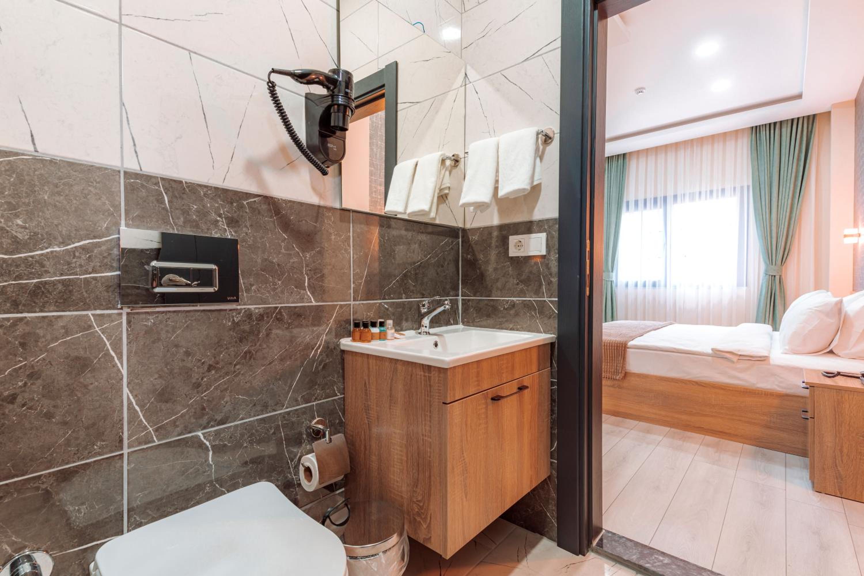 Double Room With Lake View photo 2