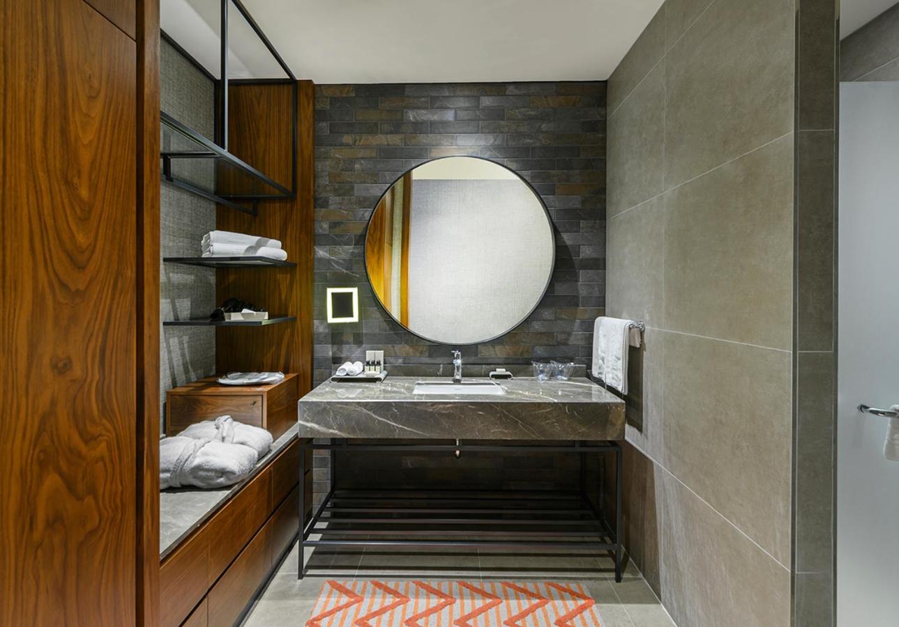Deluxe Room with 2 Single Beds, Courtyard View photo 3