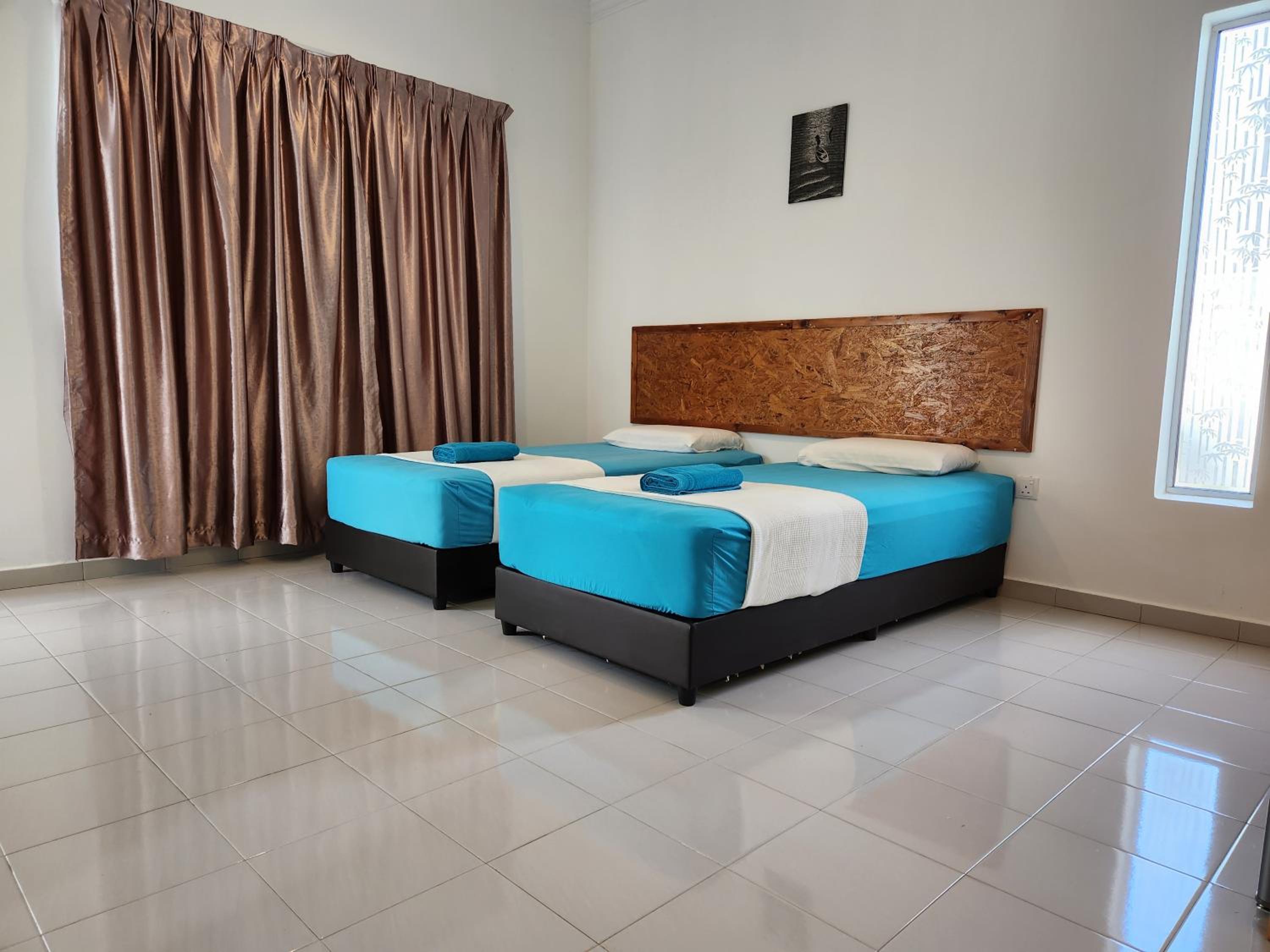 Twin Room with Private Bathroom
