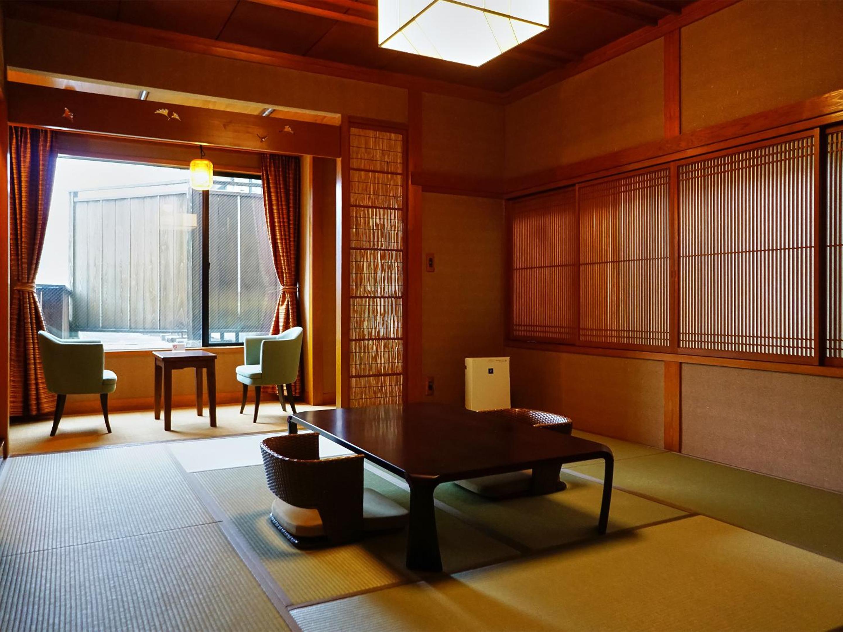 Japanese-Style Quadruple Room photo 3