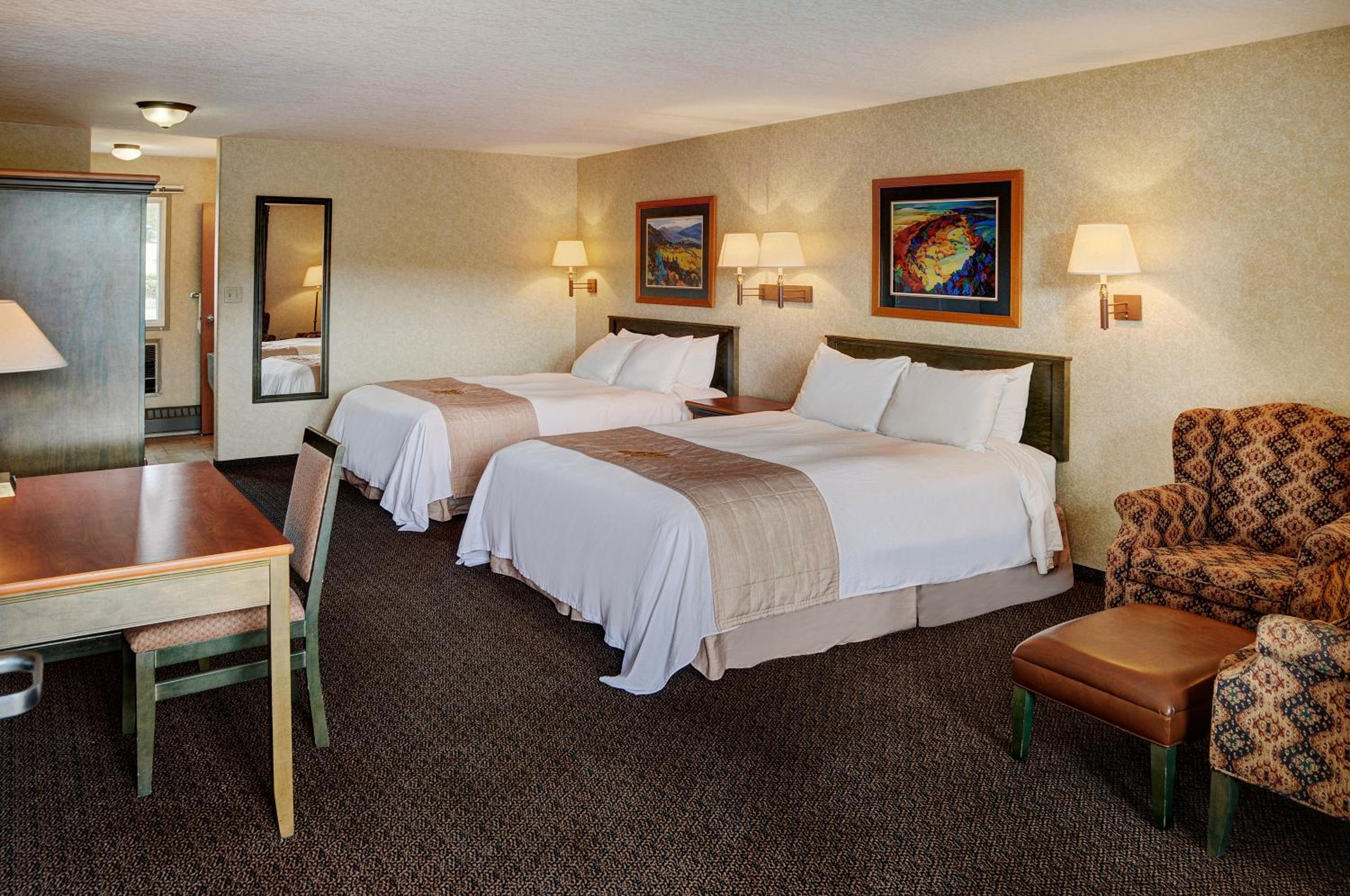 Queen Room with Two Queen Beds - Photo 1
