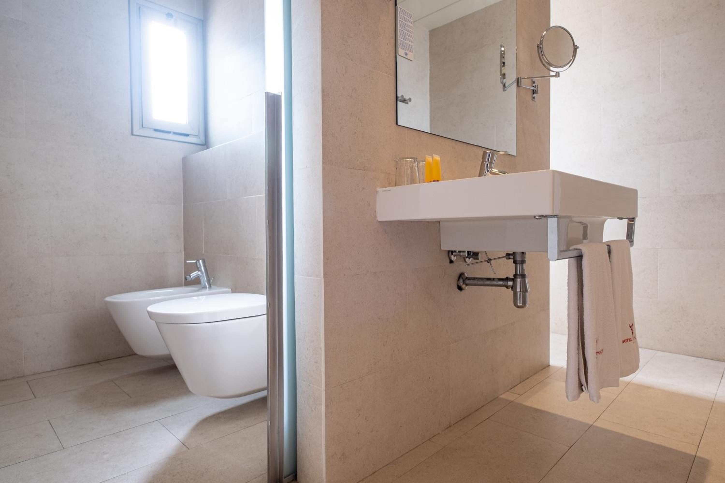 Superior Double or Twin Room with Terrace photo 2