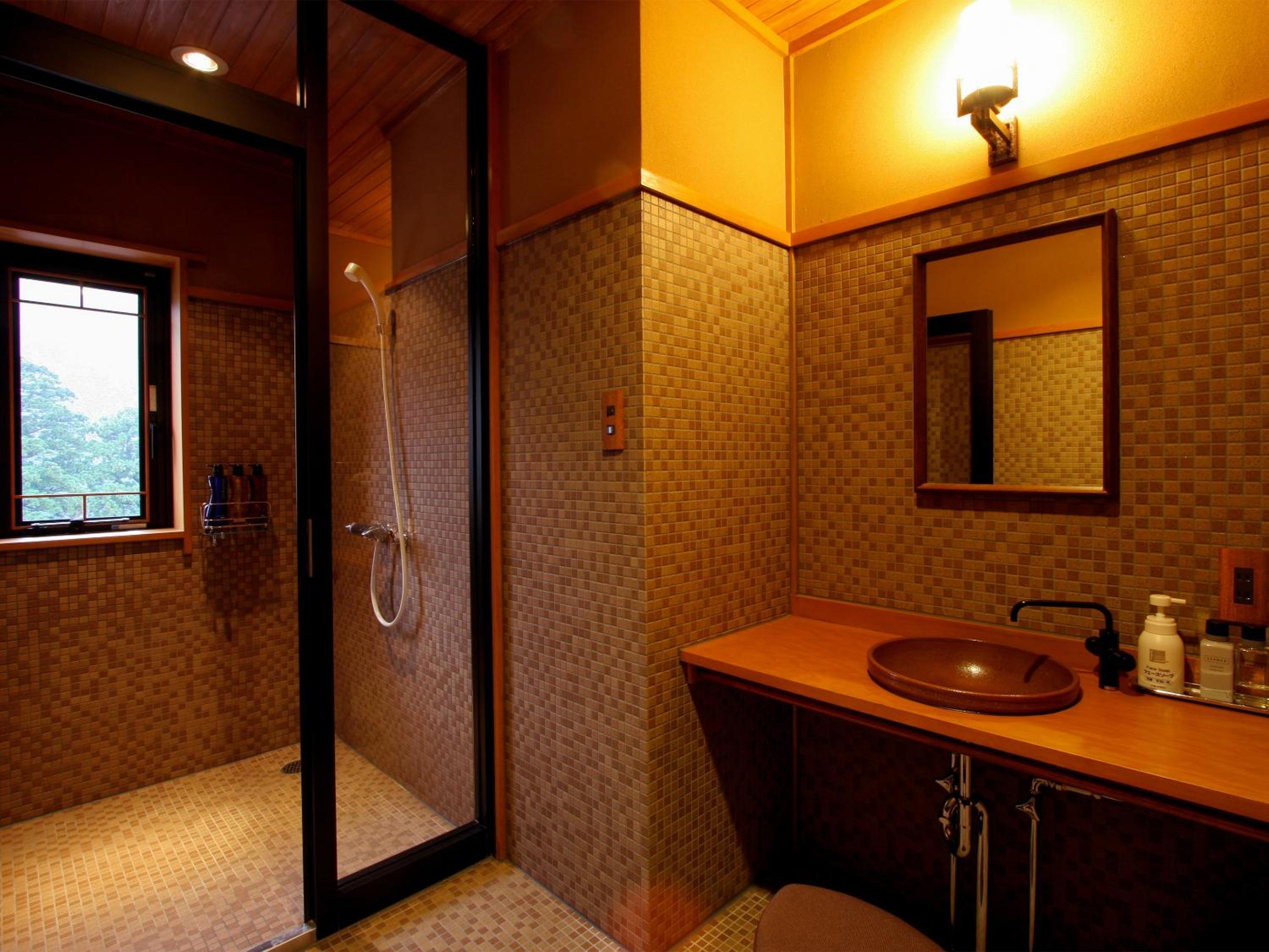 Superior Japanese-Style Room with Shower photo 3