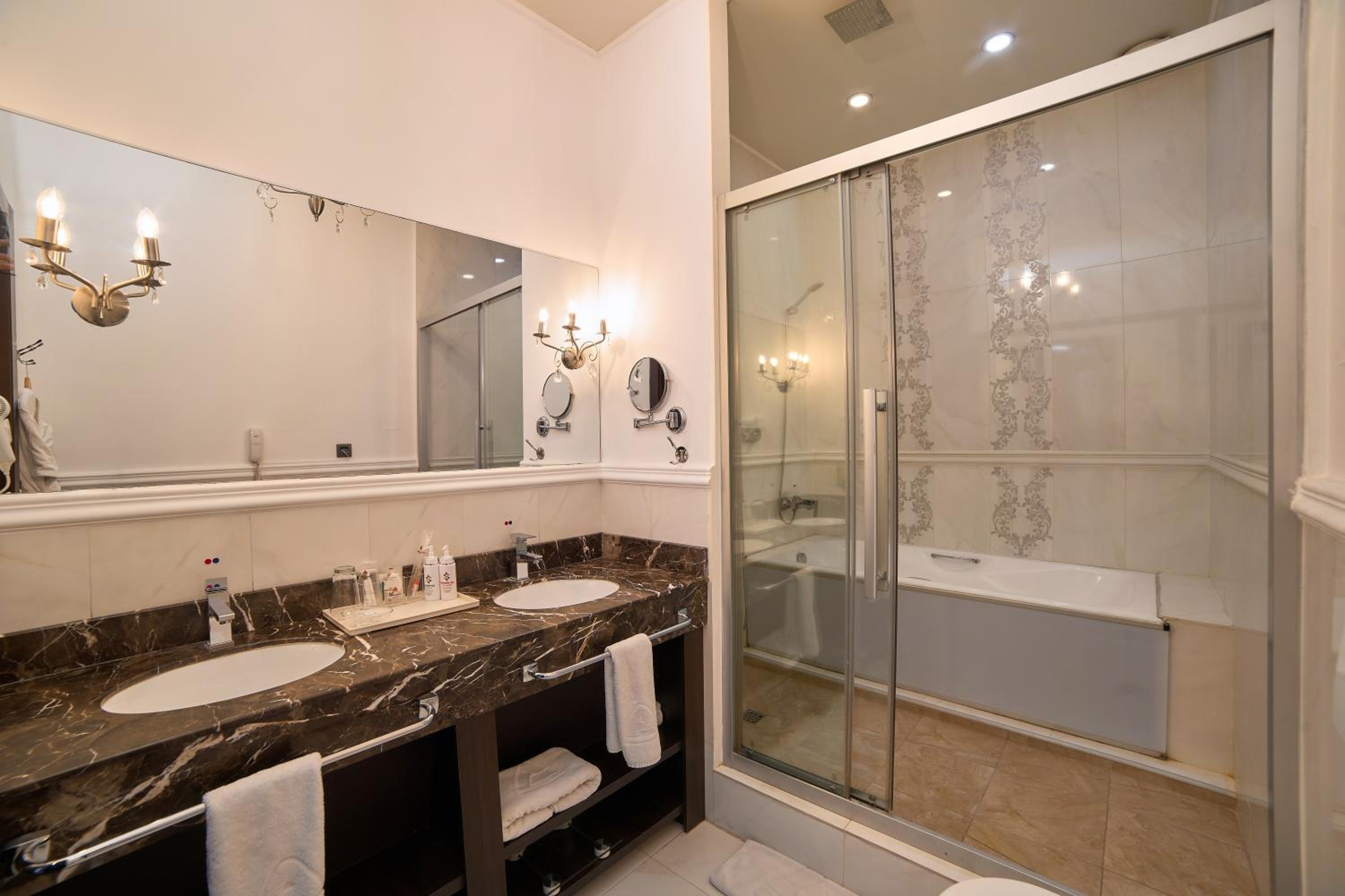 Executive Suite photo 3